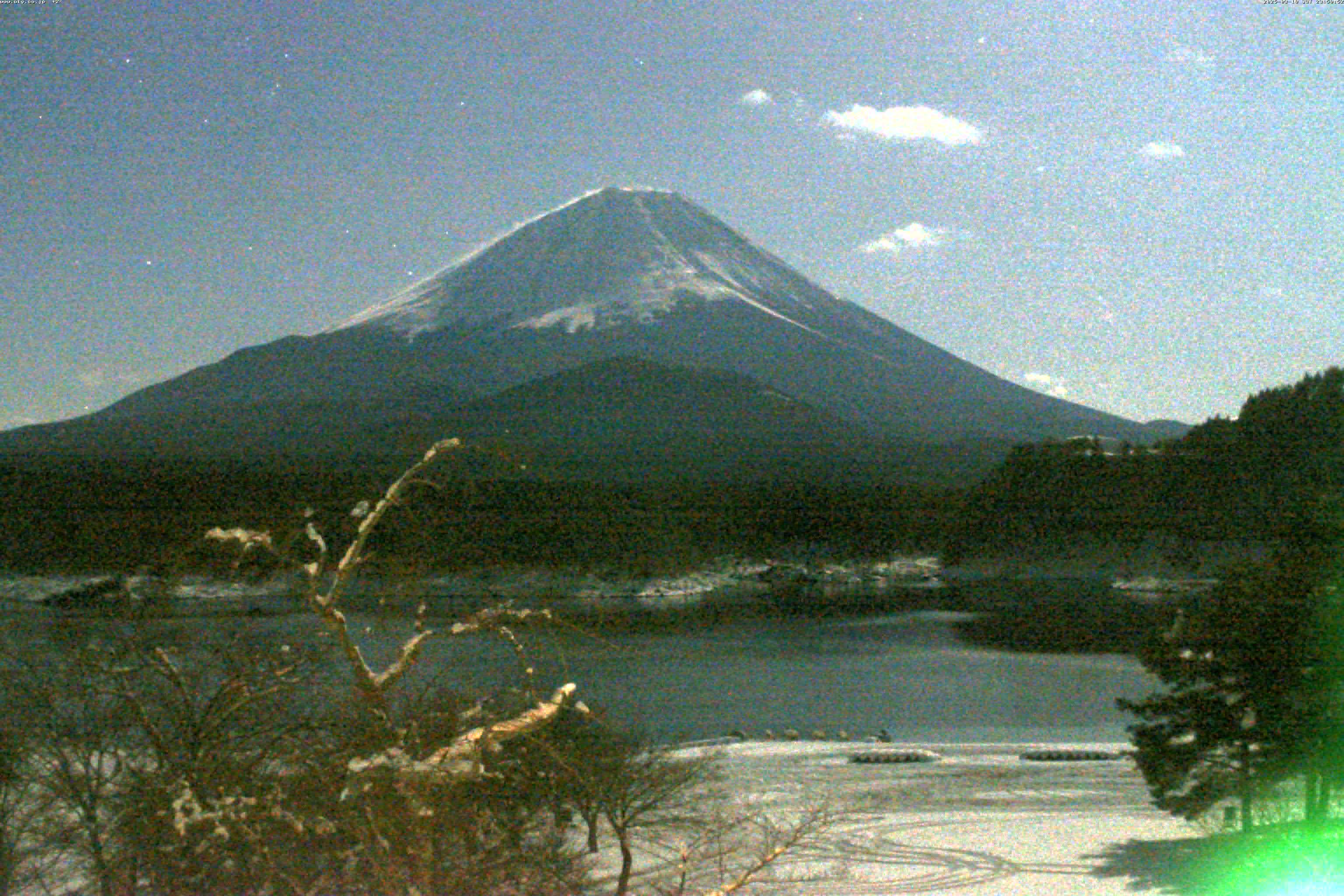 精進湖ライブカメラ