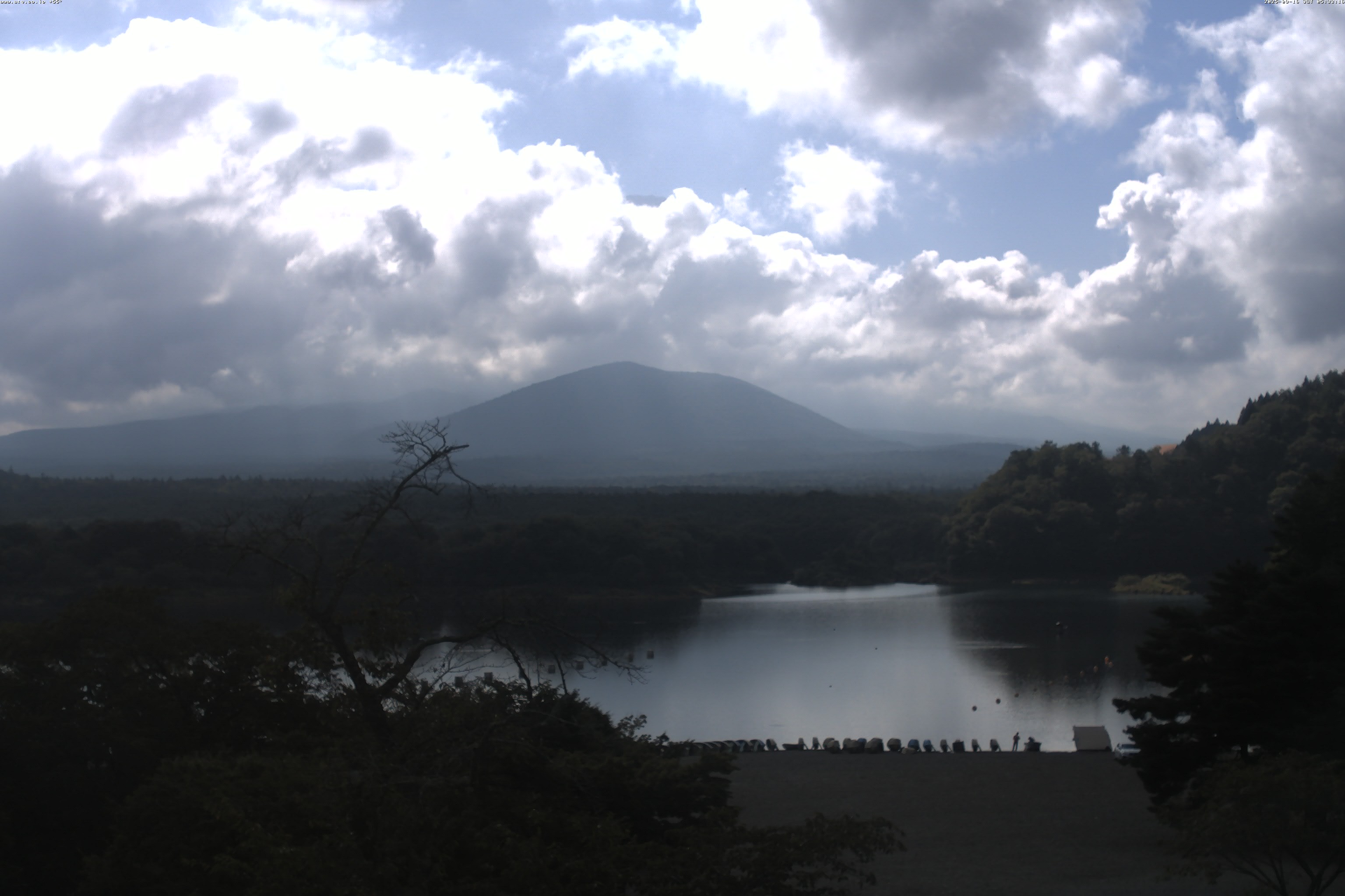 精進湖ライブカメラ