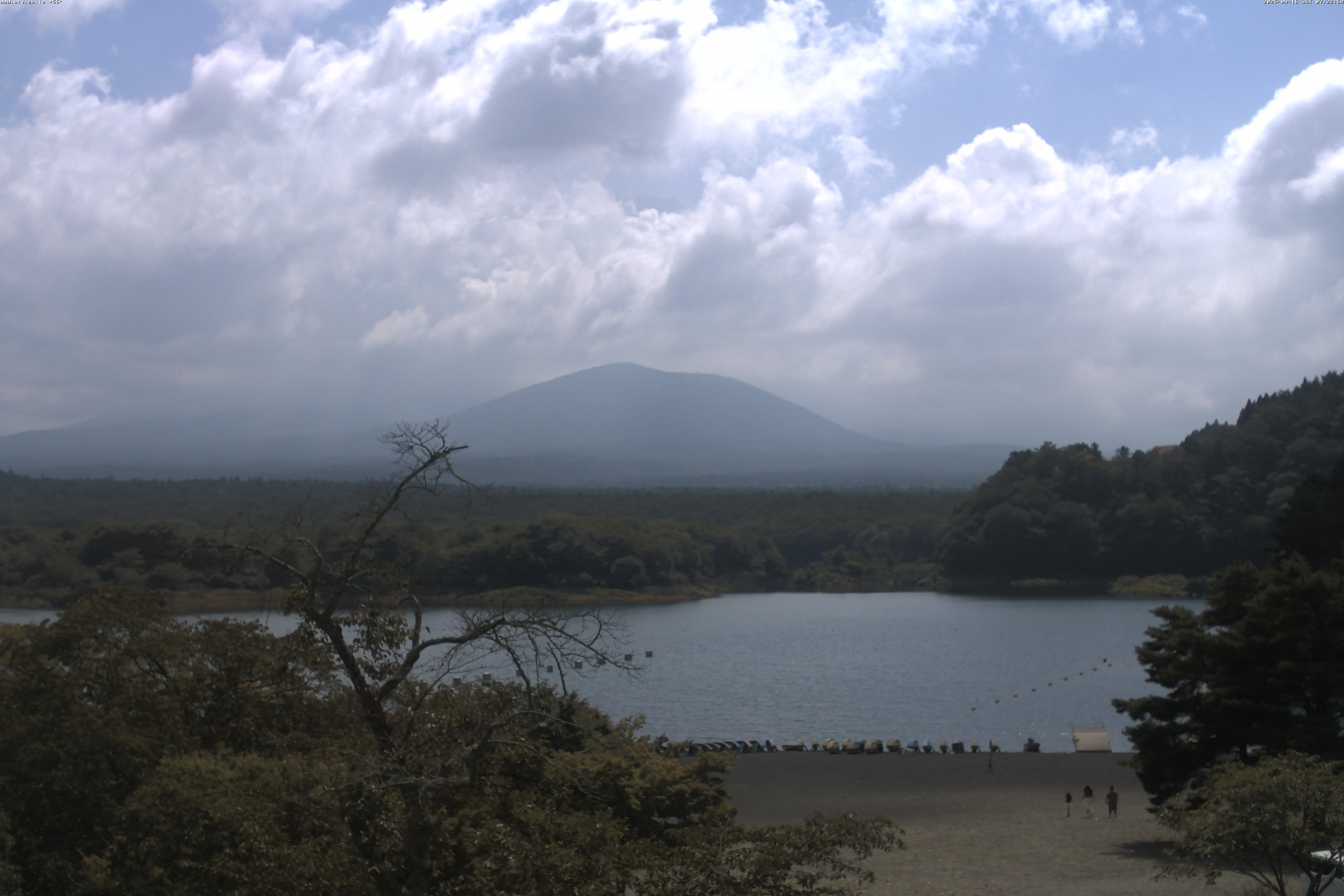 精進湖ライブカメラ