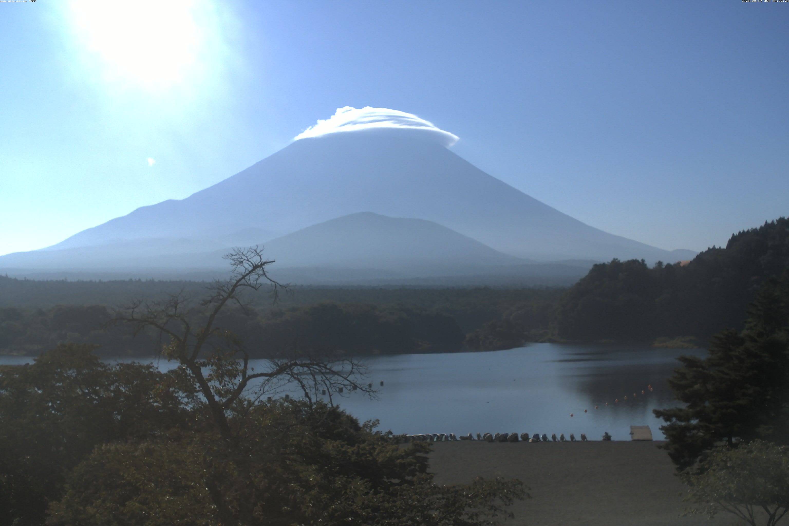 精進湖ライブカメラ