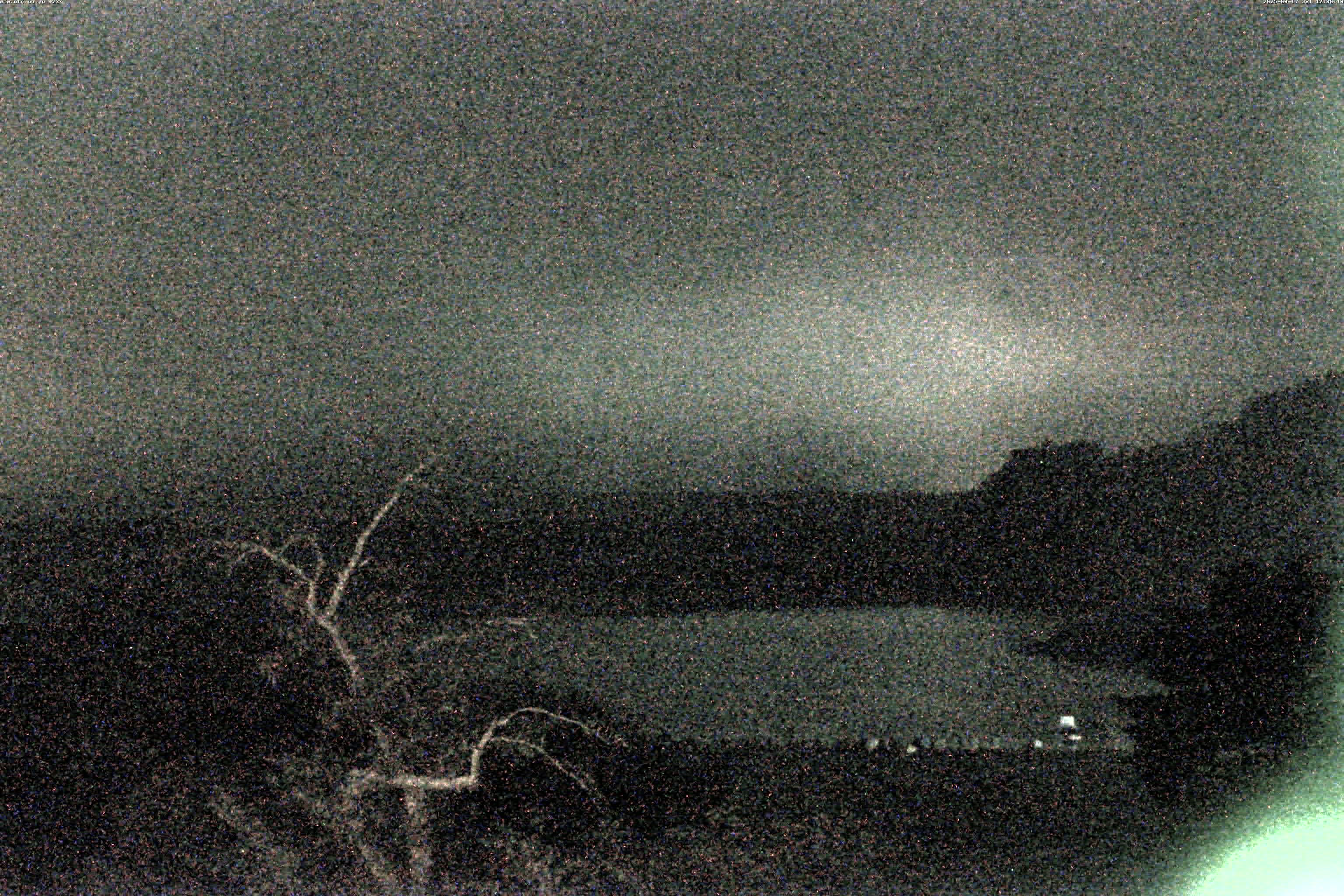 精進湖ライブカメラ