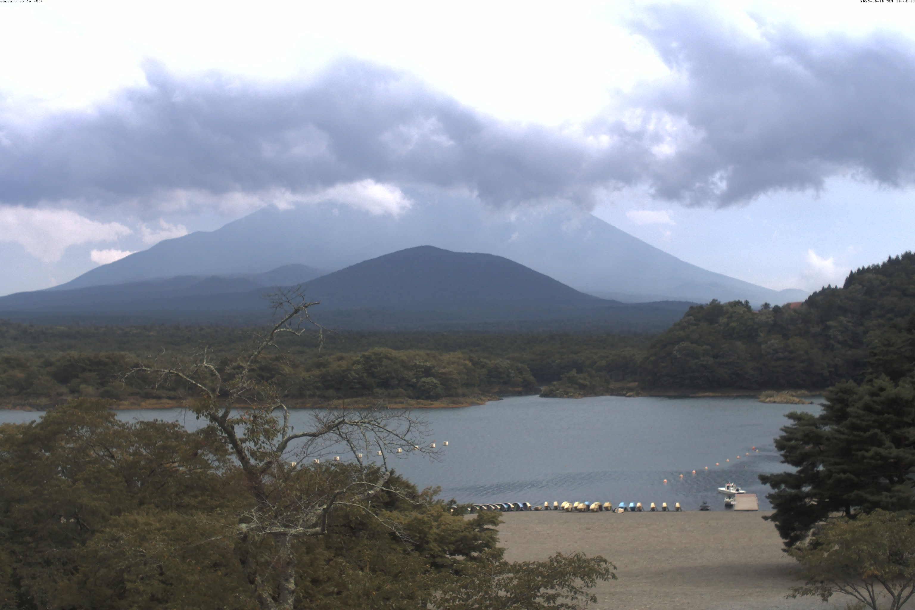 精進湖ライブカメラ