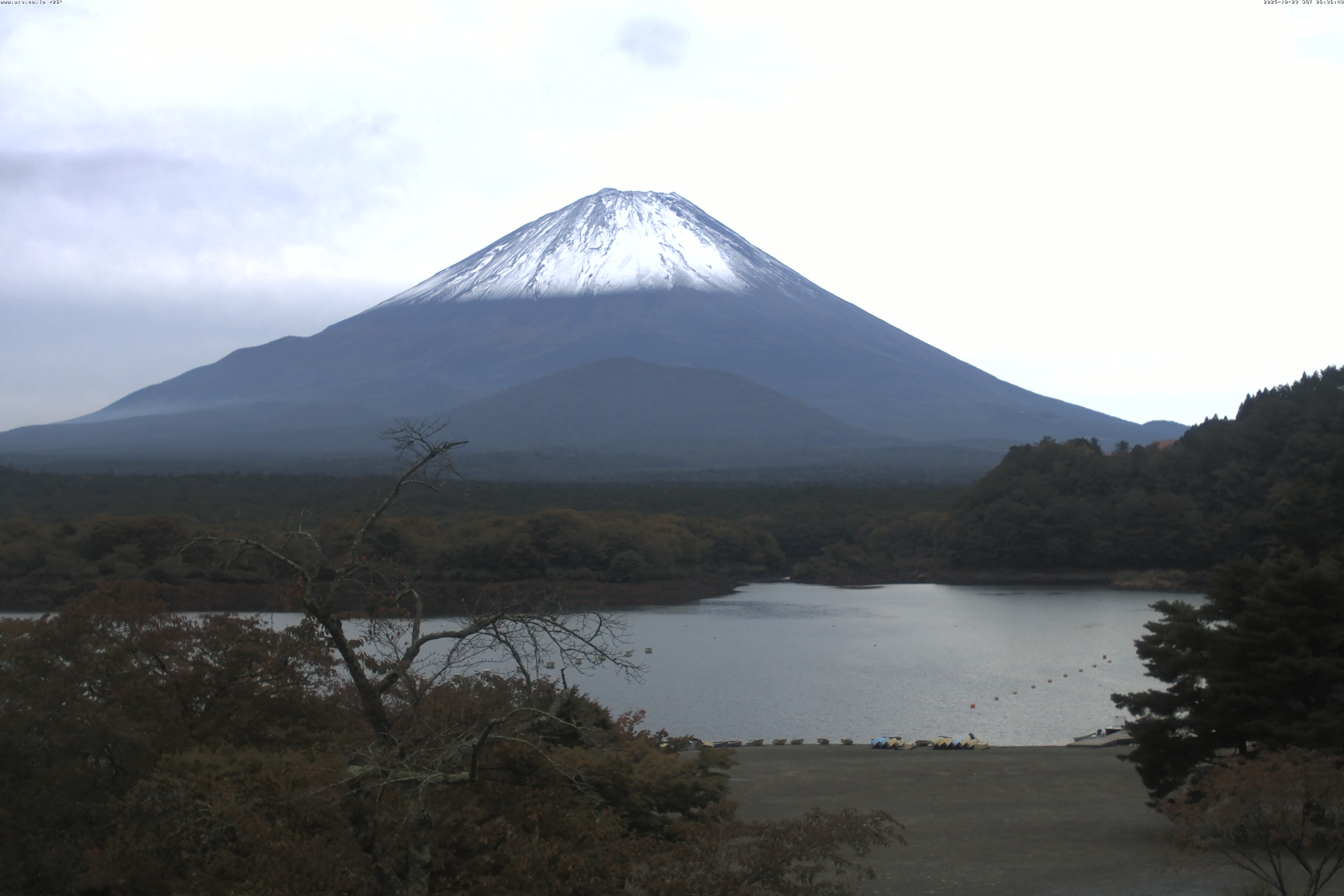 精進湖ライブカメラ