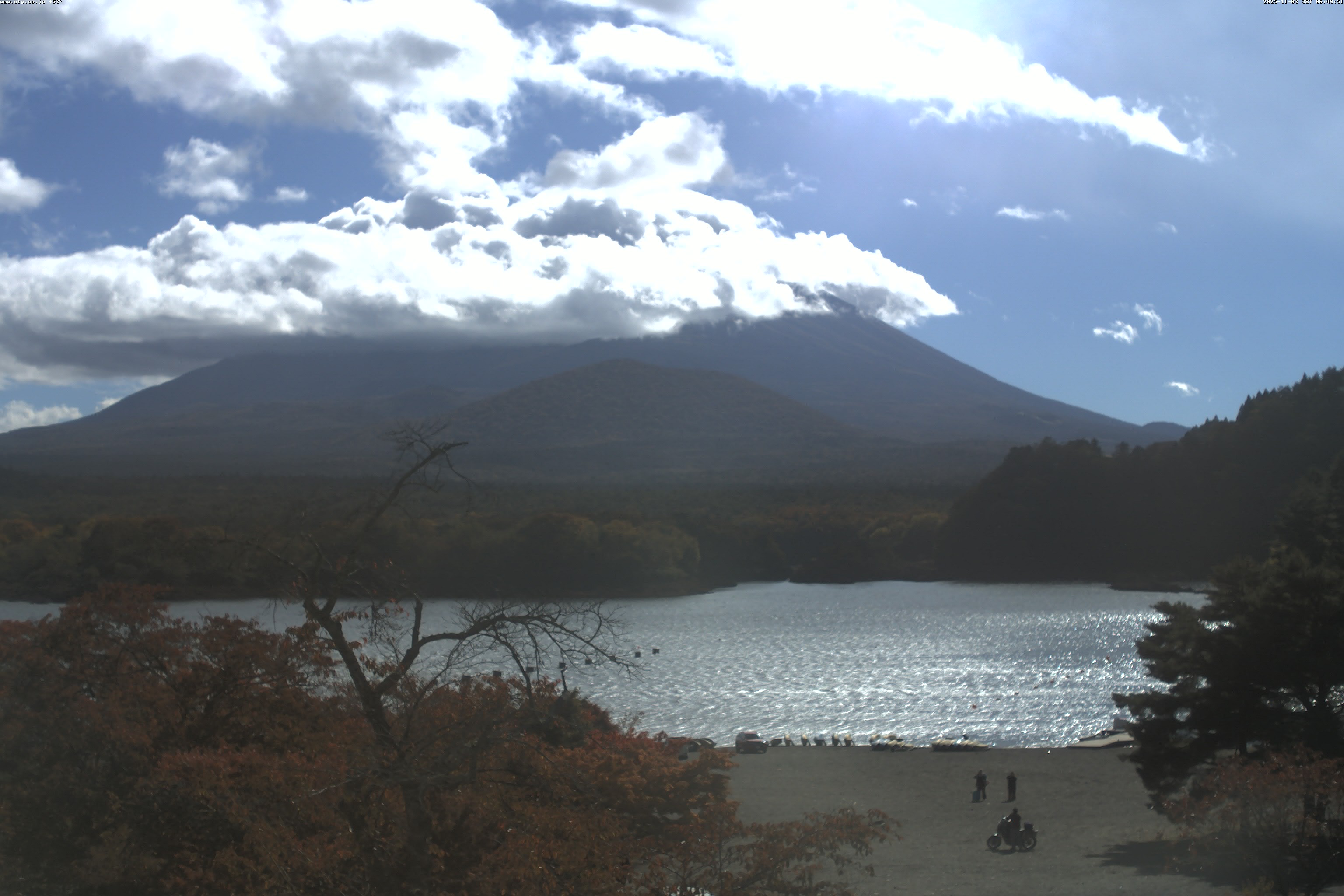 精進湖ライブカメラ