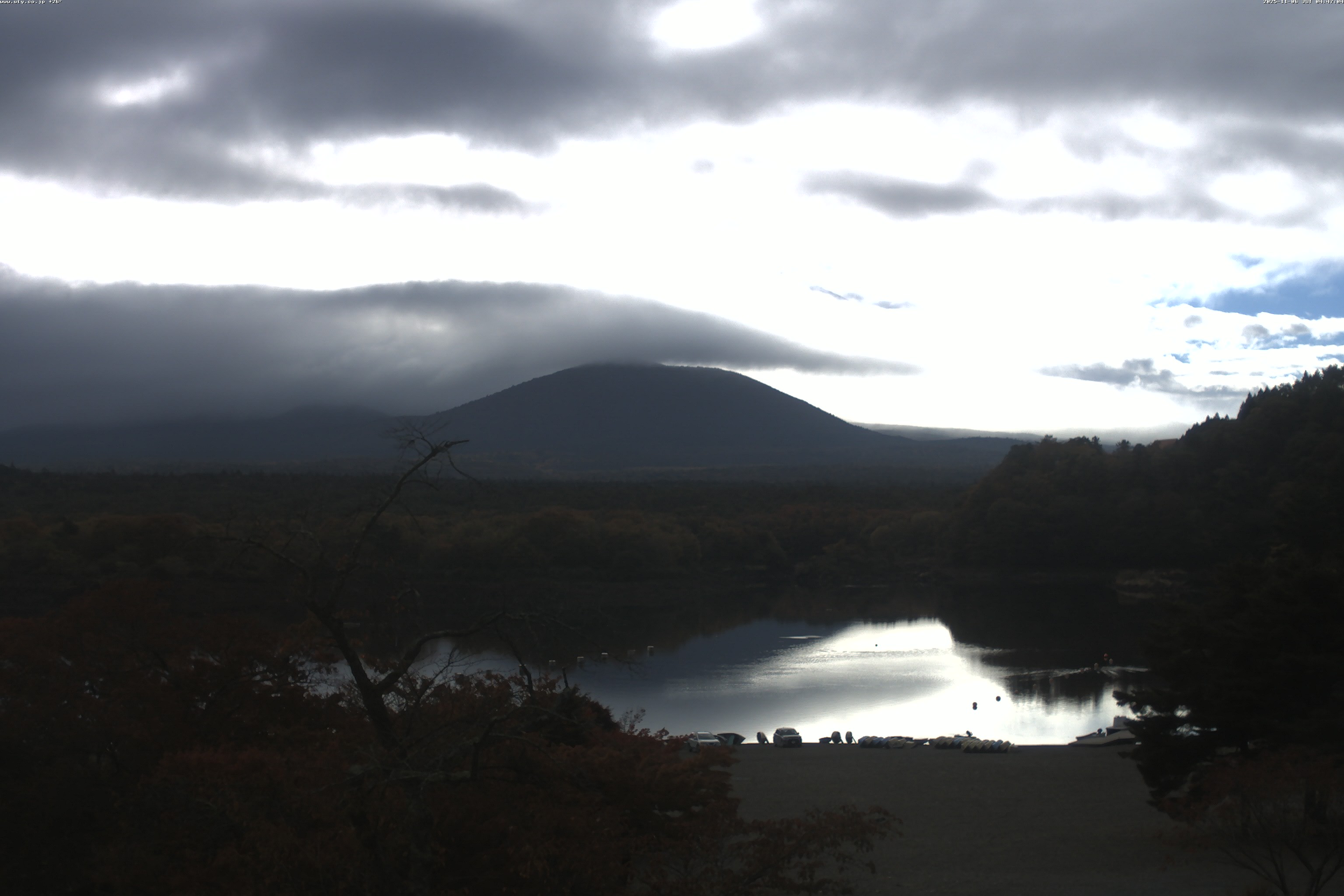 精進湖ライブカメラ