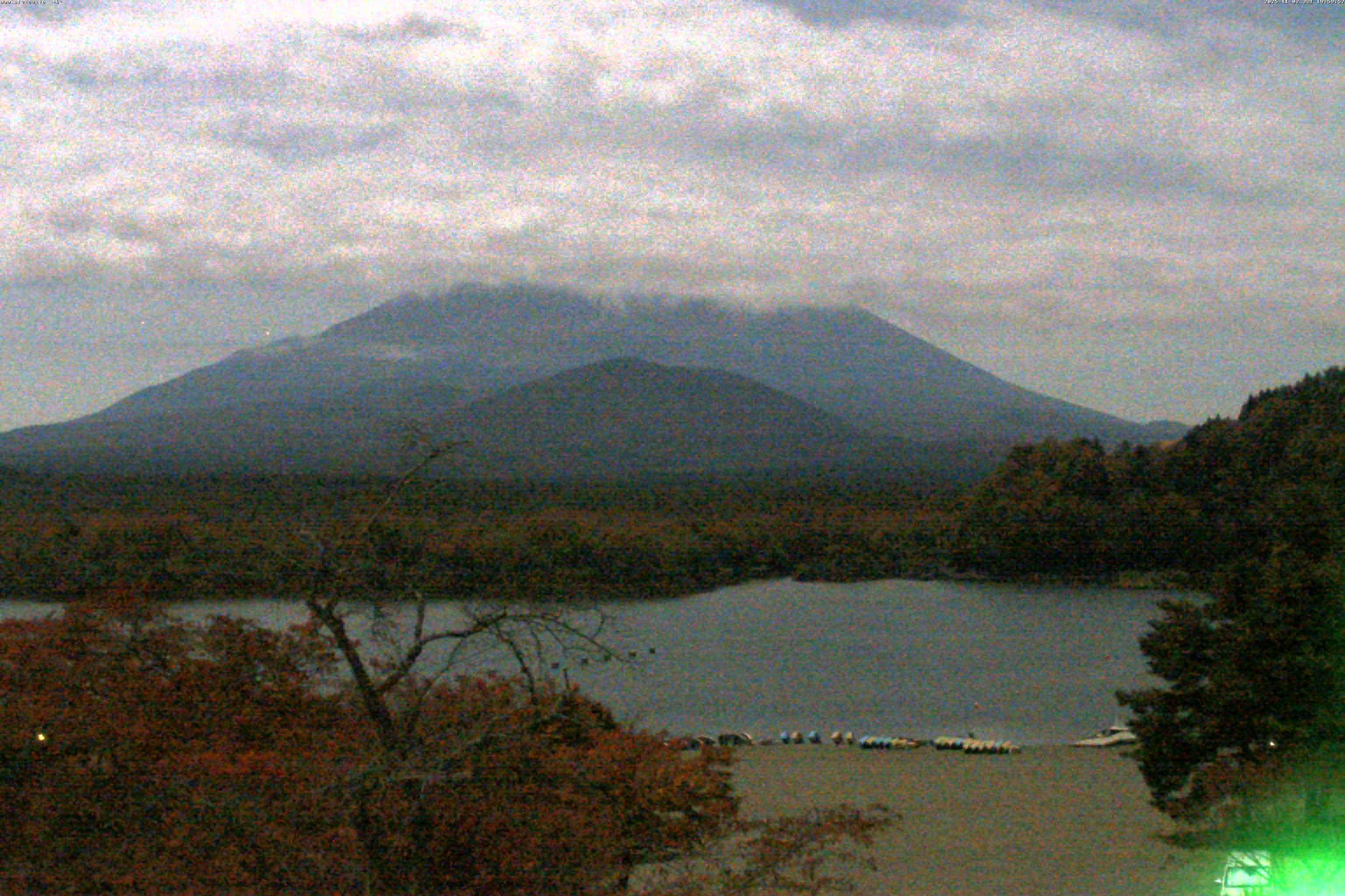 精進湖ライブカメラ