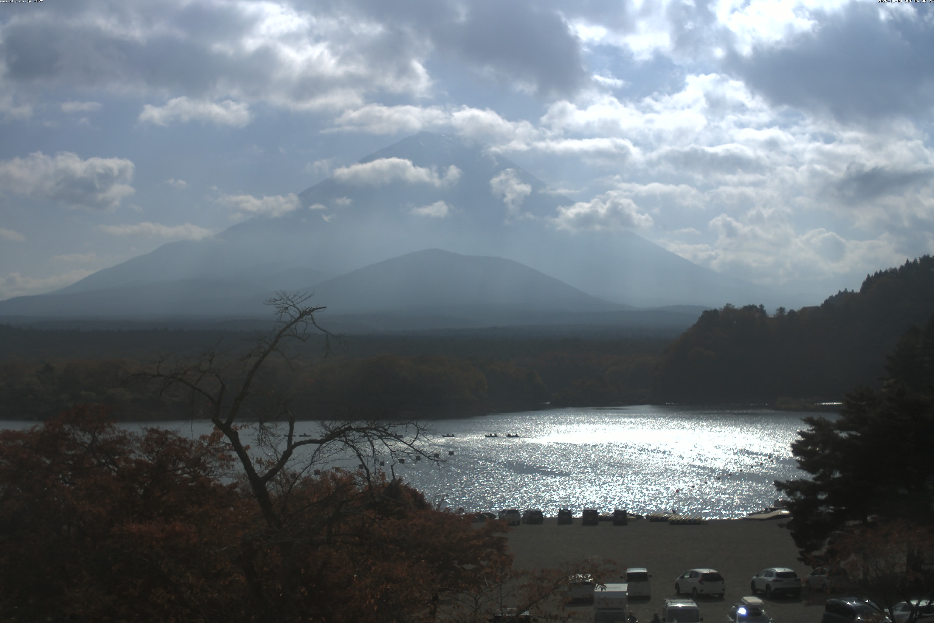 精進湖ライブカメラ