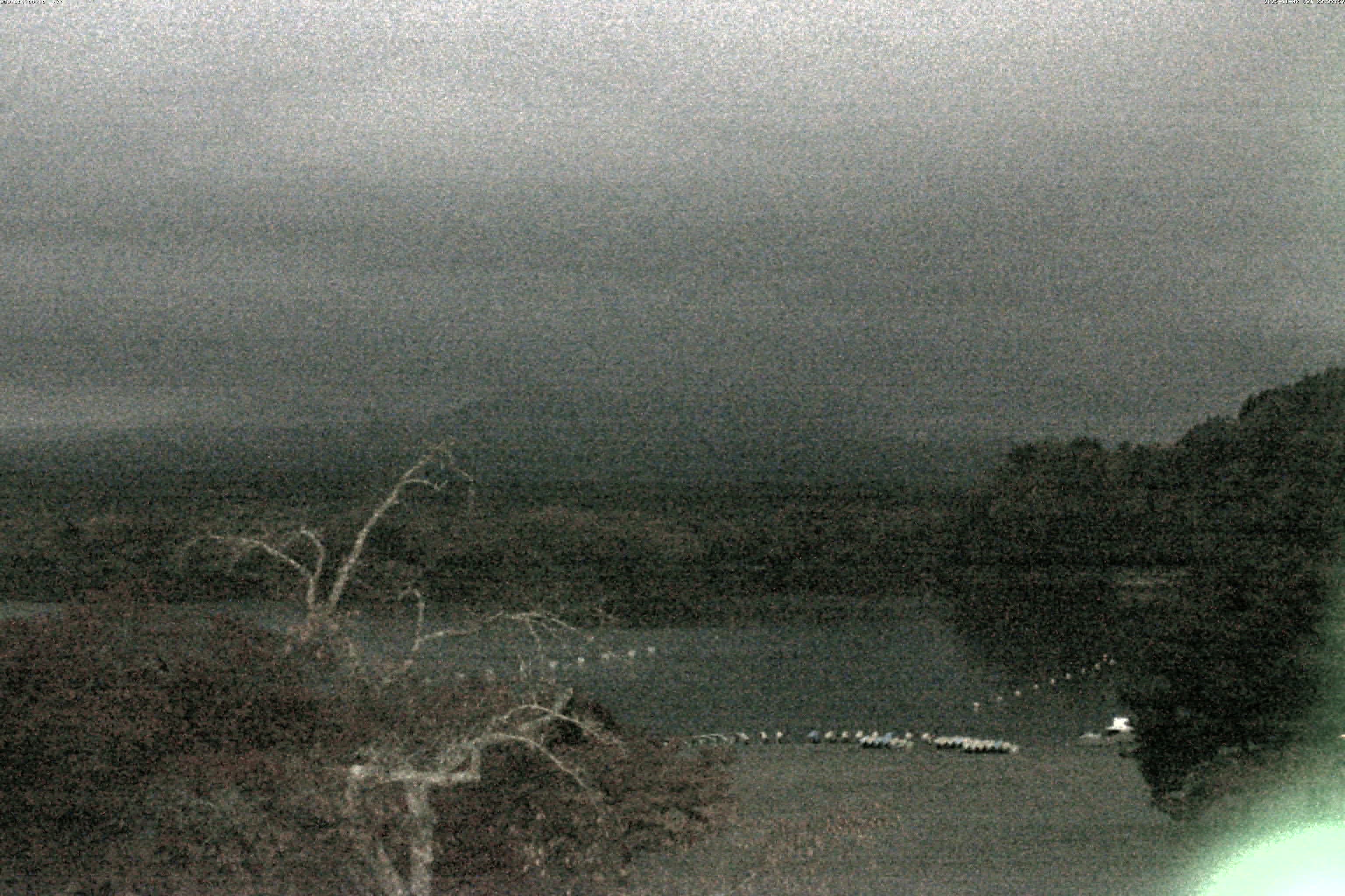 精進湖ライブカメラ