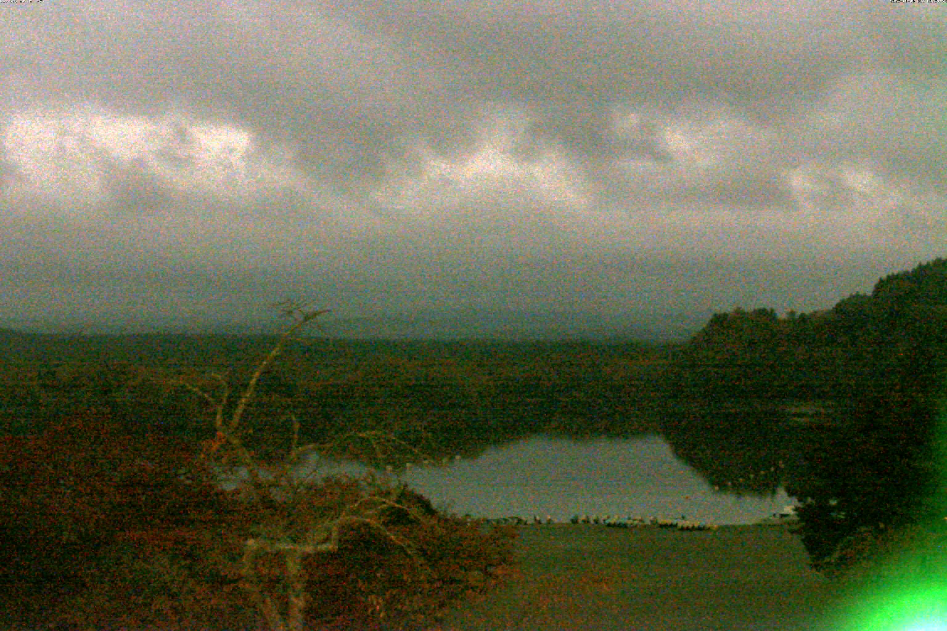 精進湖ライブカメラ