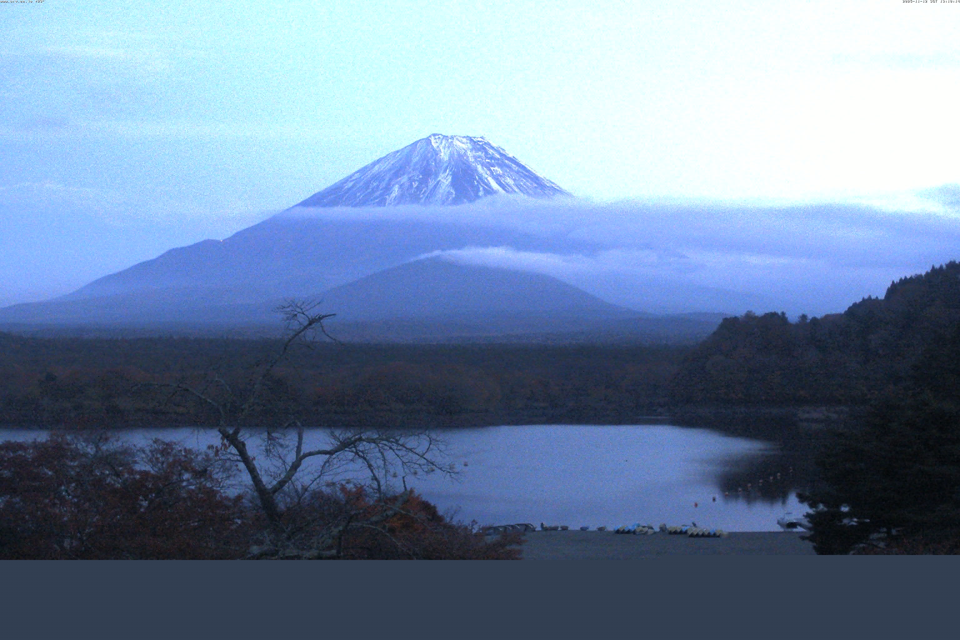 精進湖ライブカメラ