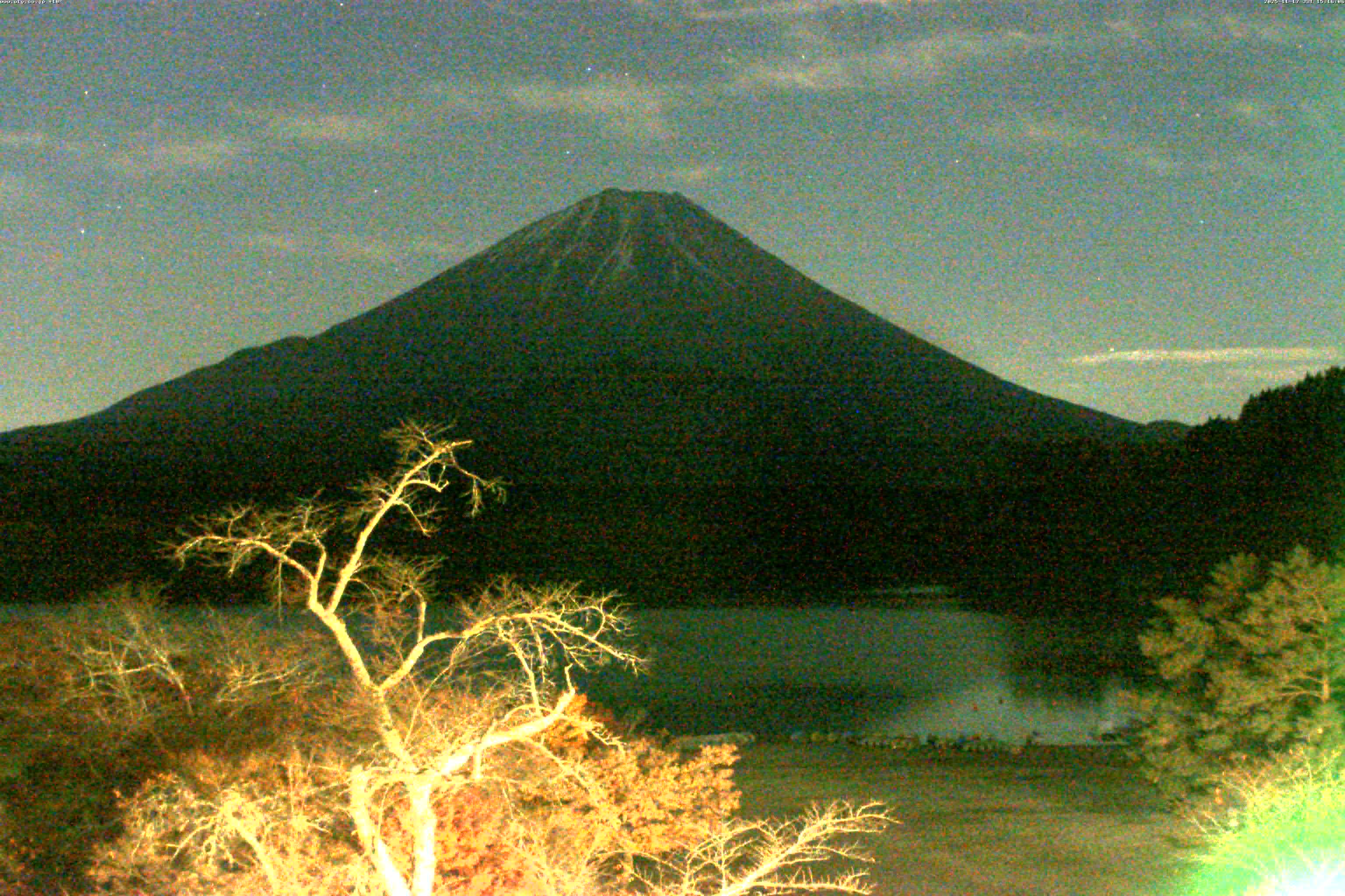 精進湖ライブカメラ