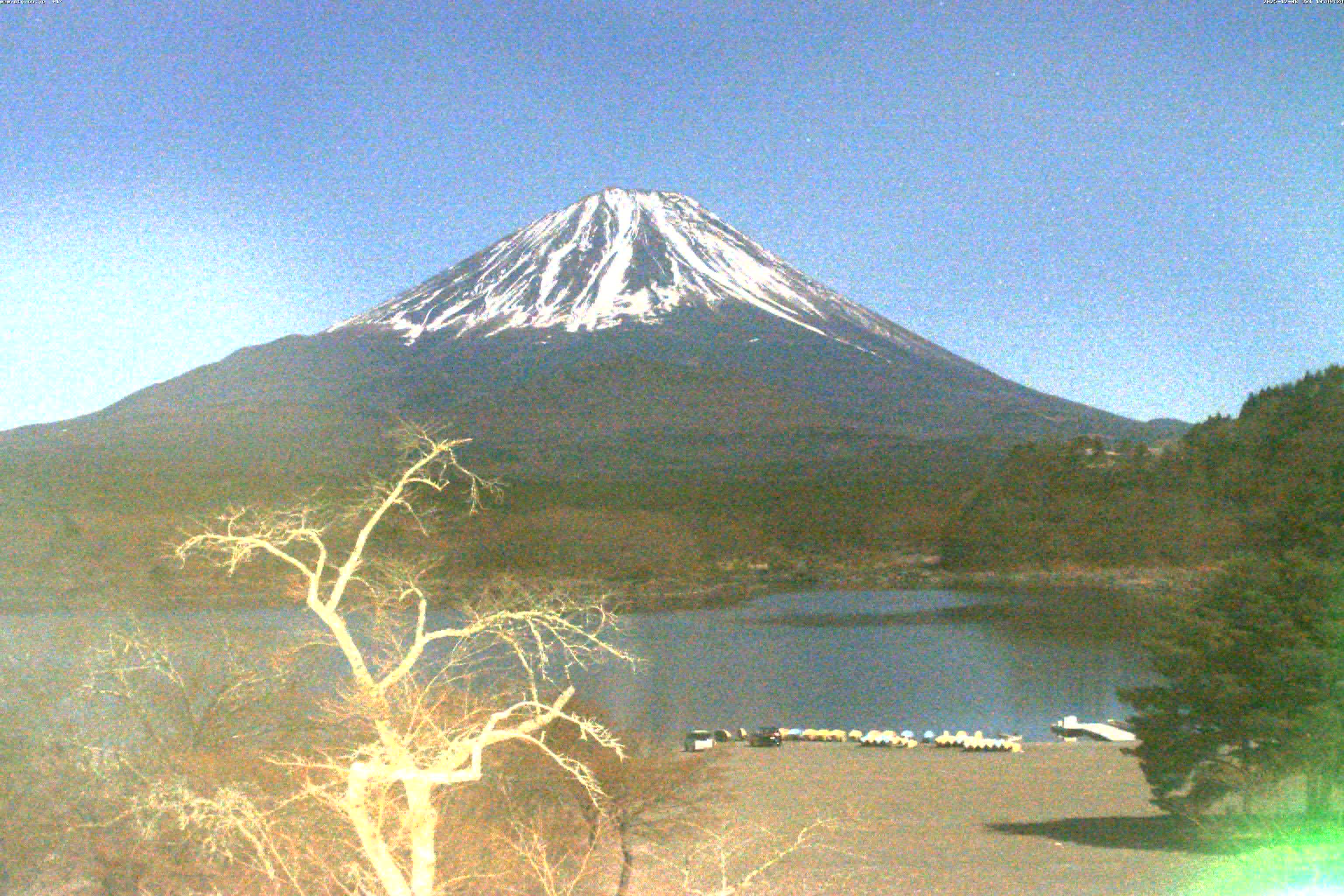 精進湖ライブカメラ