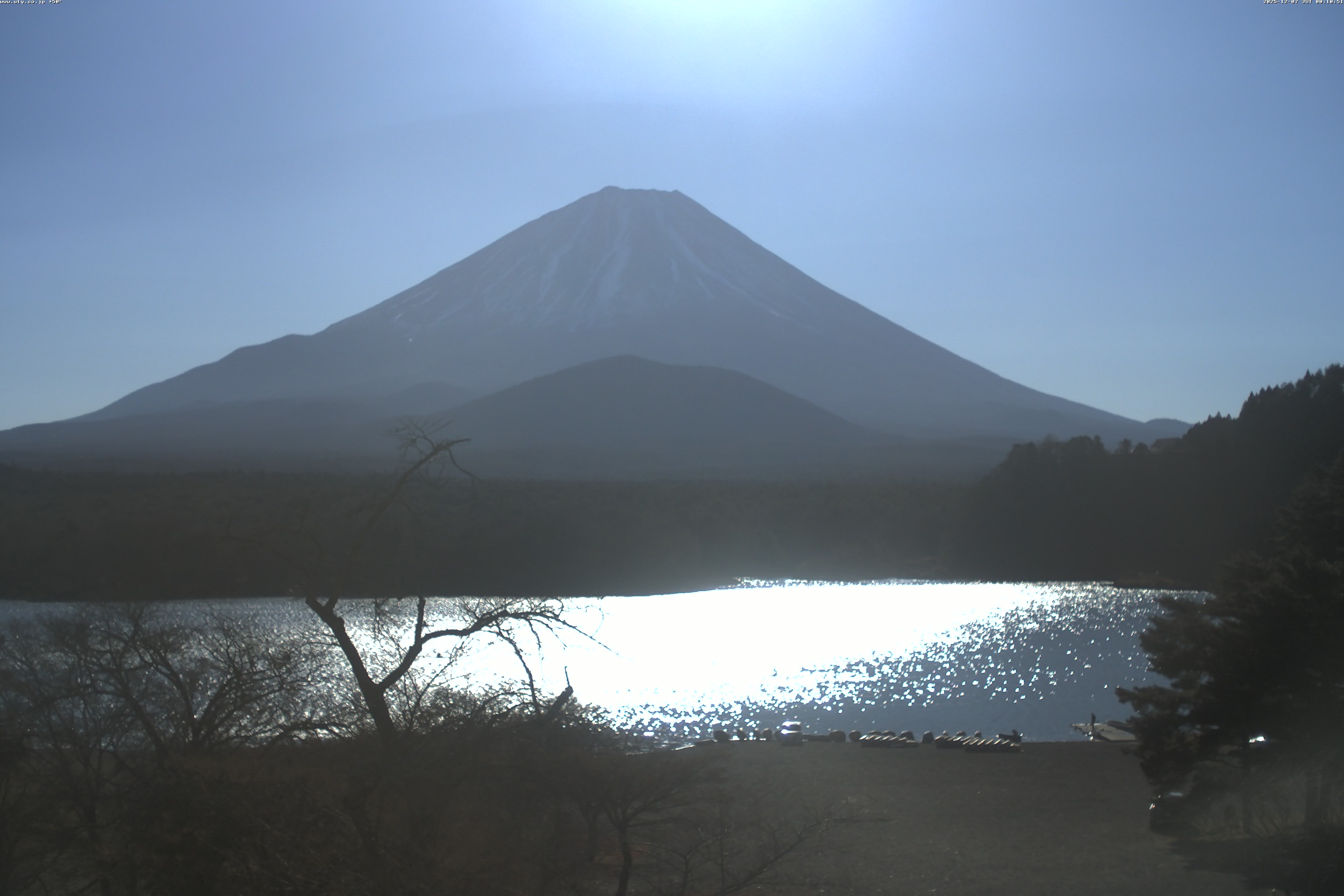 精進湖ライブカメラ