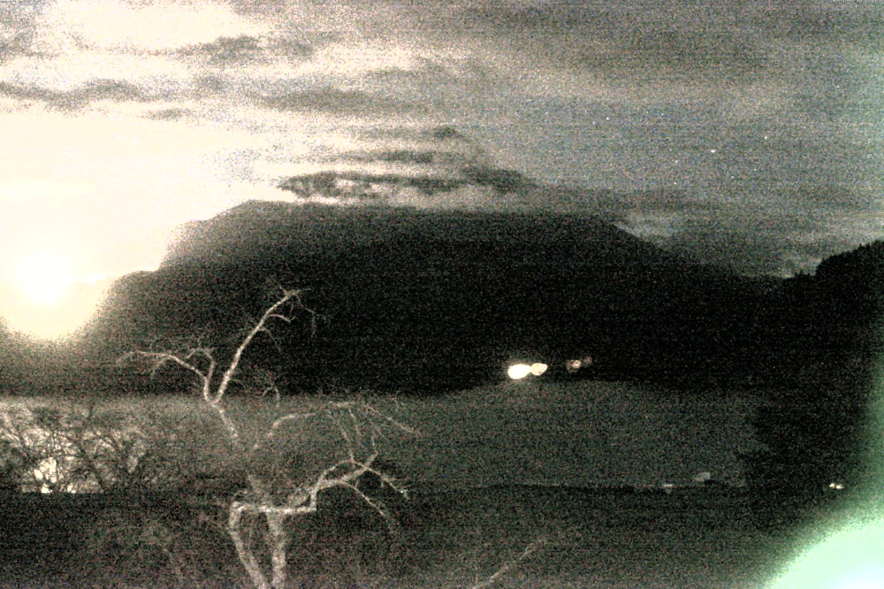 精進湖ライブカメラ