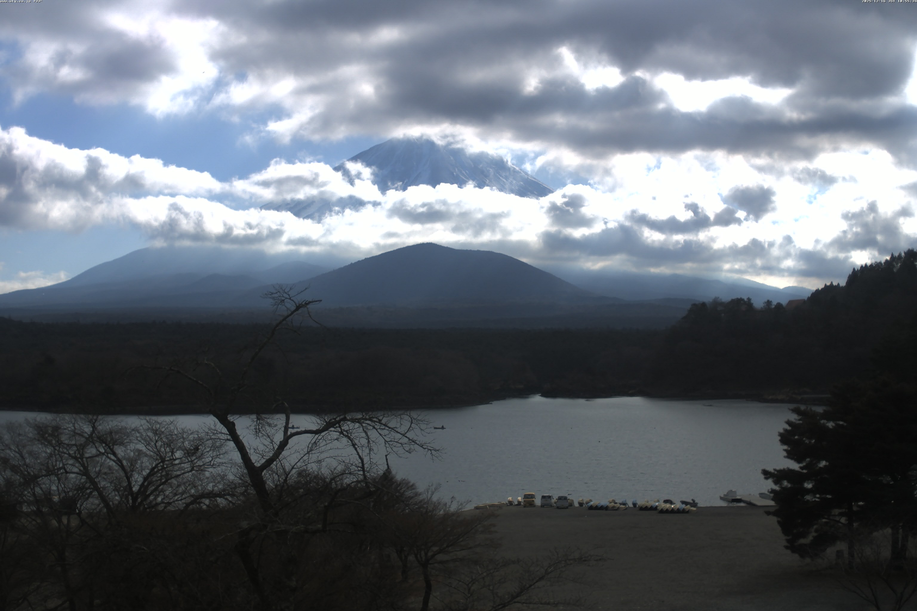 精進湖ライブカメラ