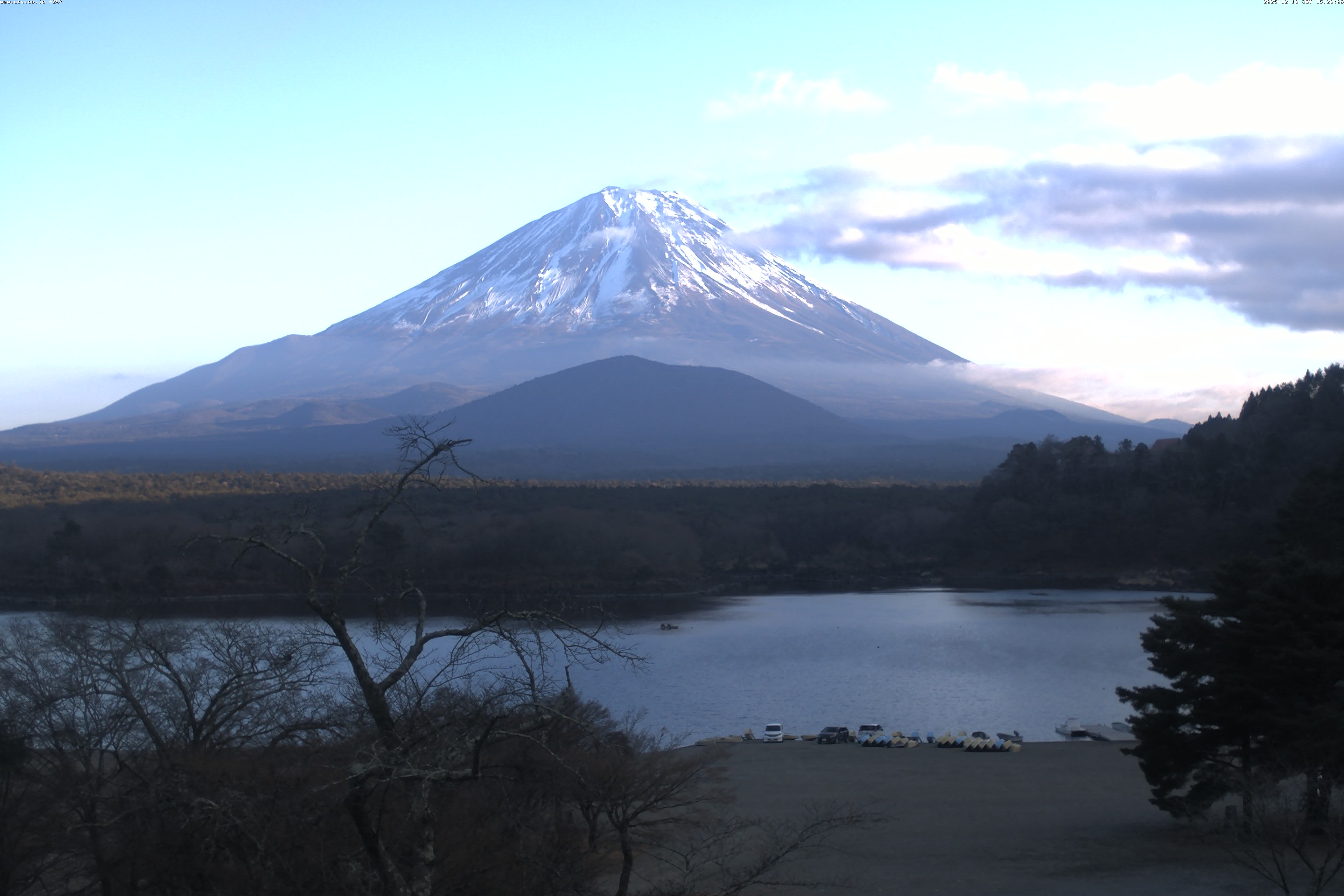 精進湖ライブカメラ