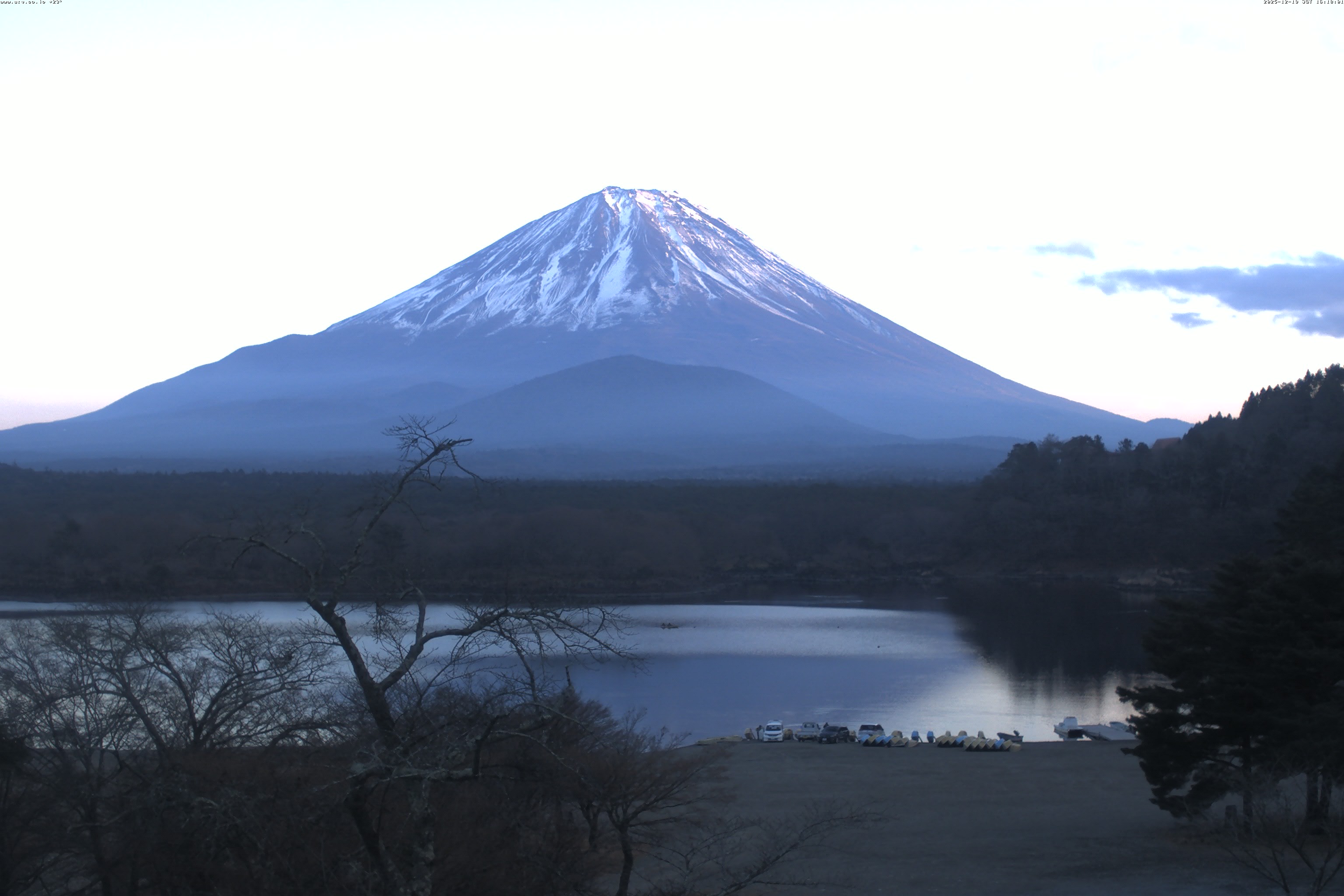精進湖ライブカメラ
