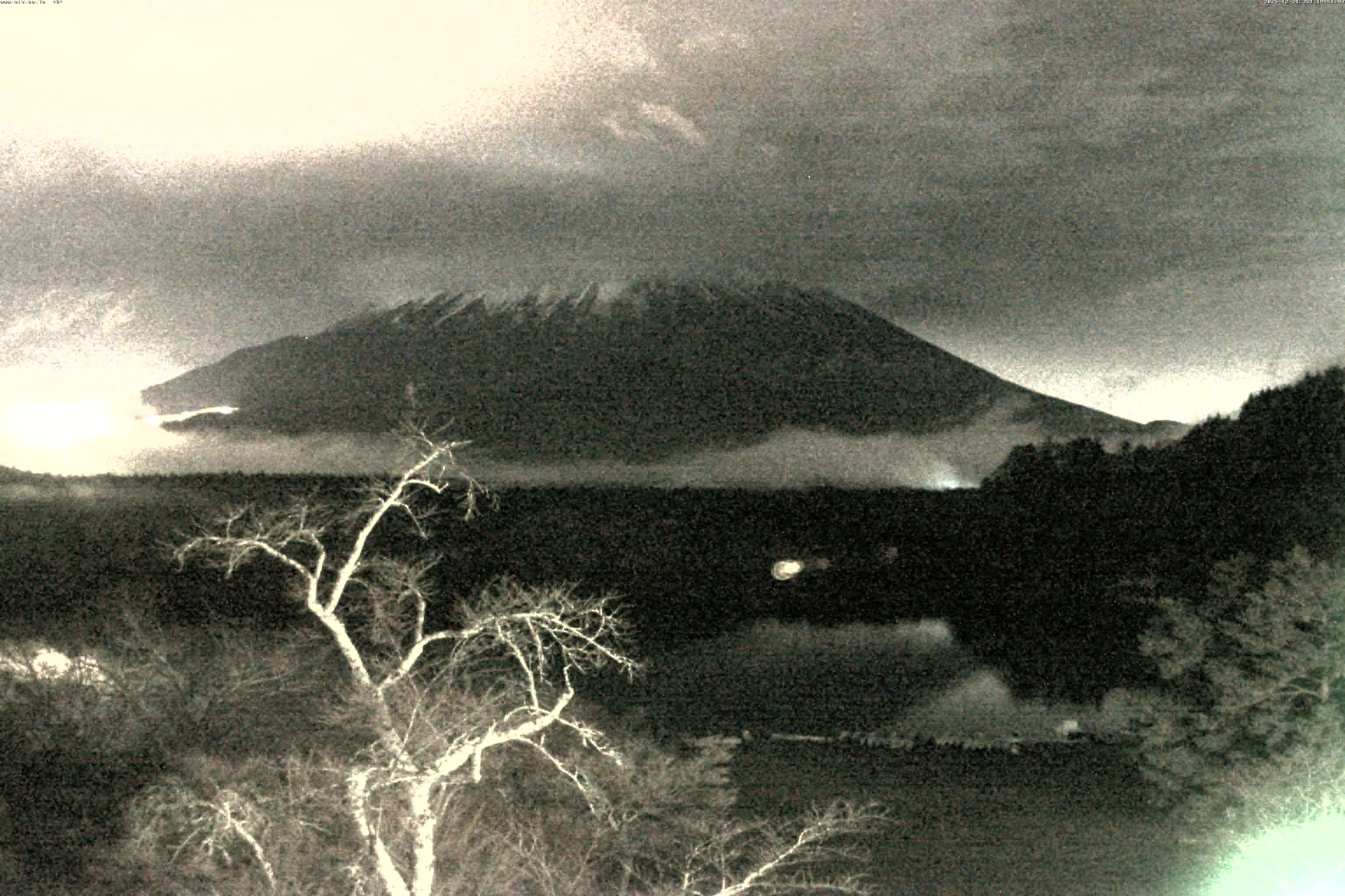 精進湖ライブカメラ