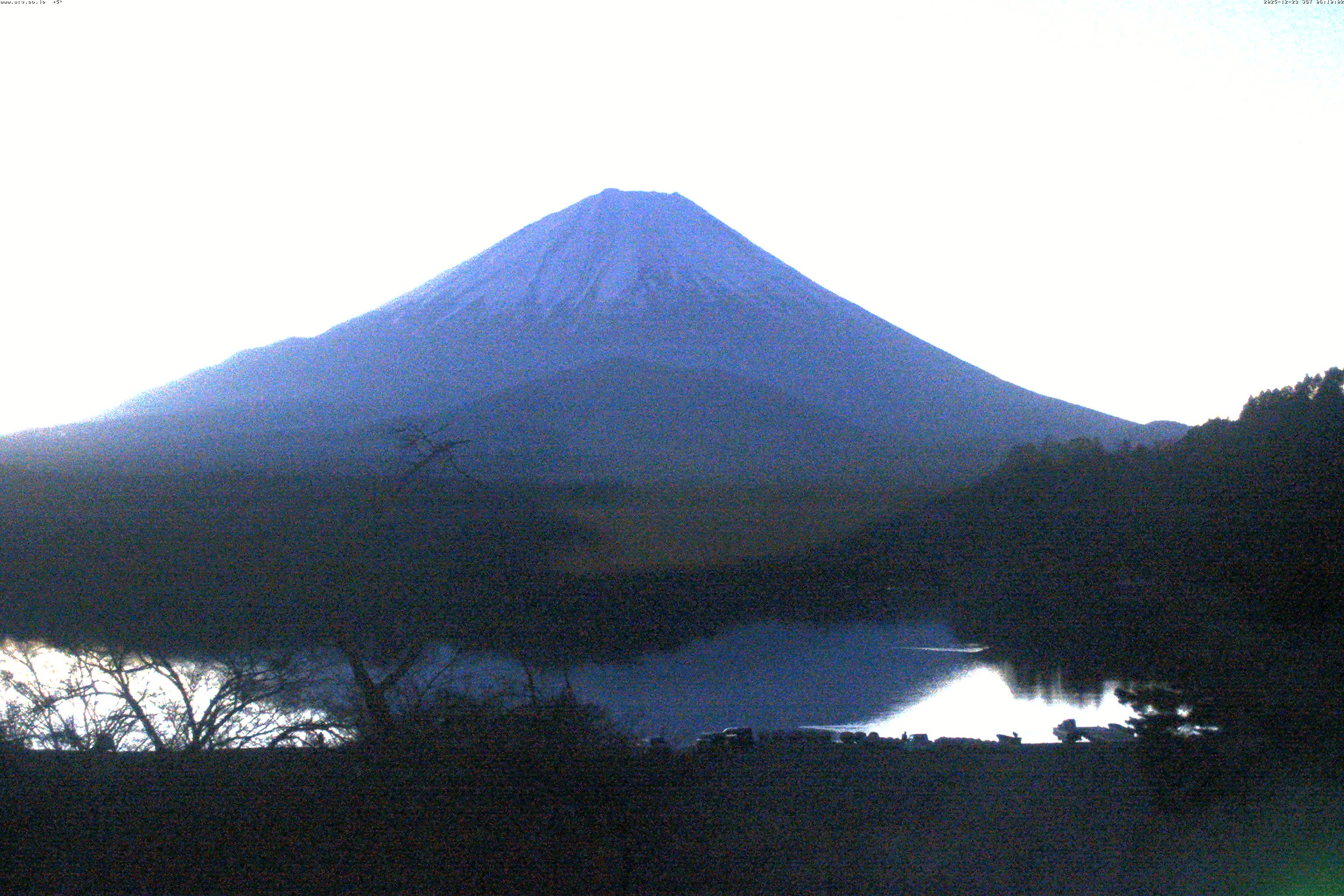 精進湖ライブカメラ