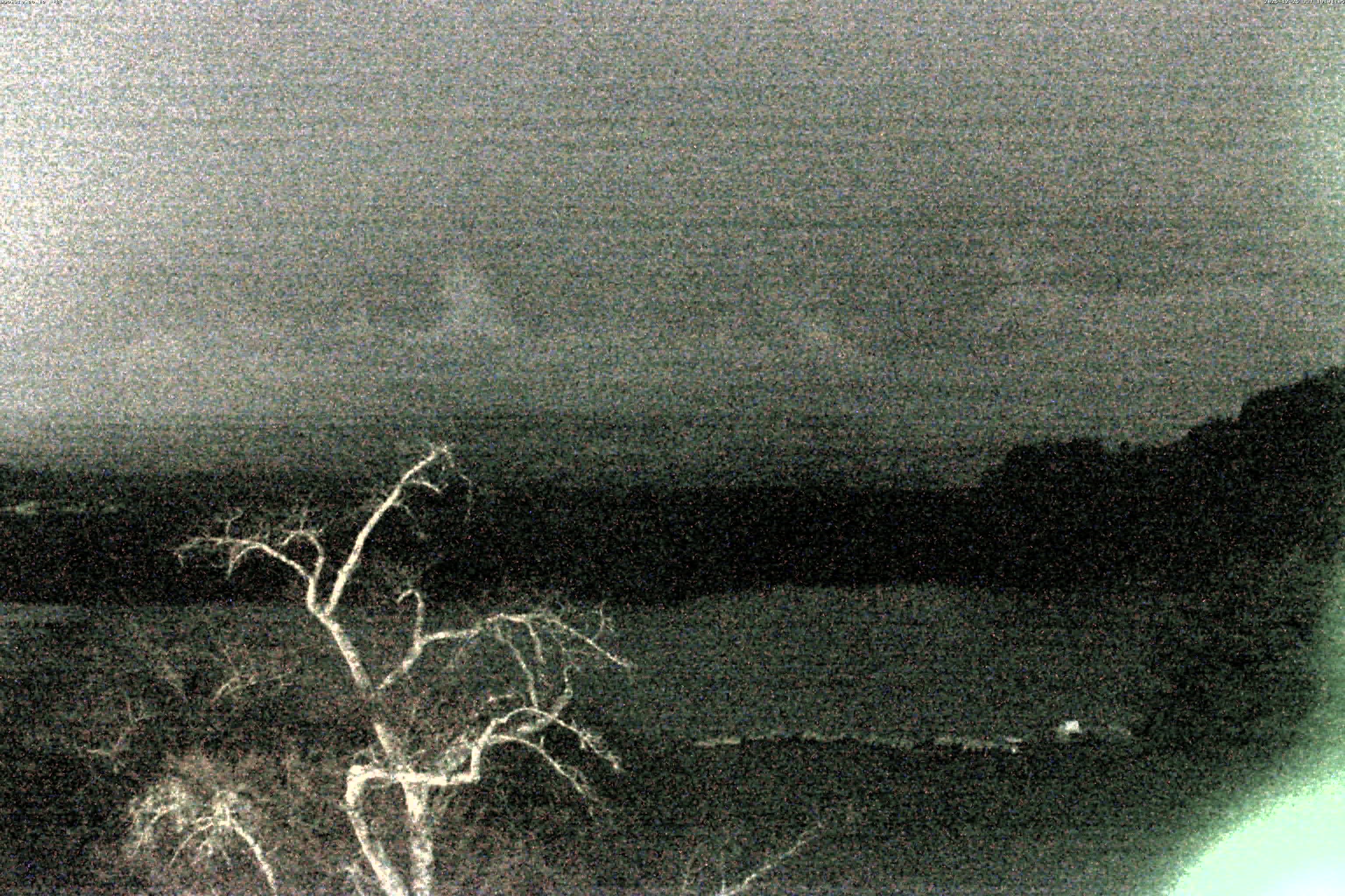 精進湖ライブカメラ