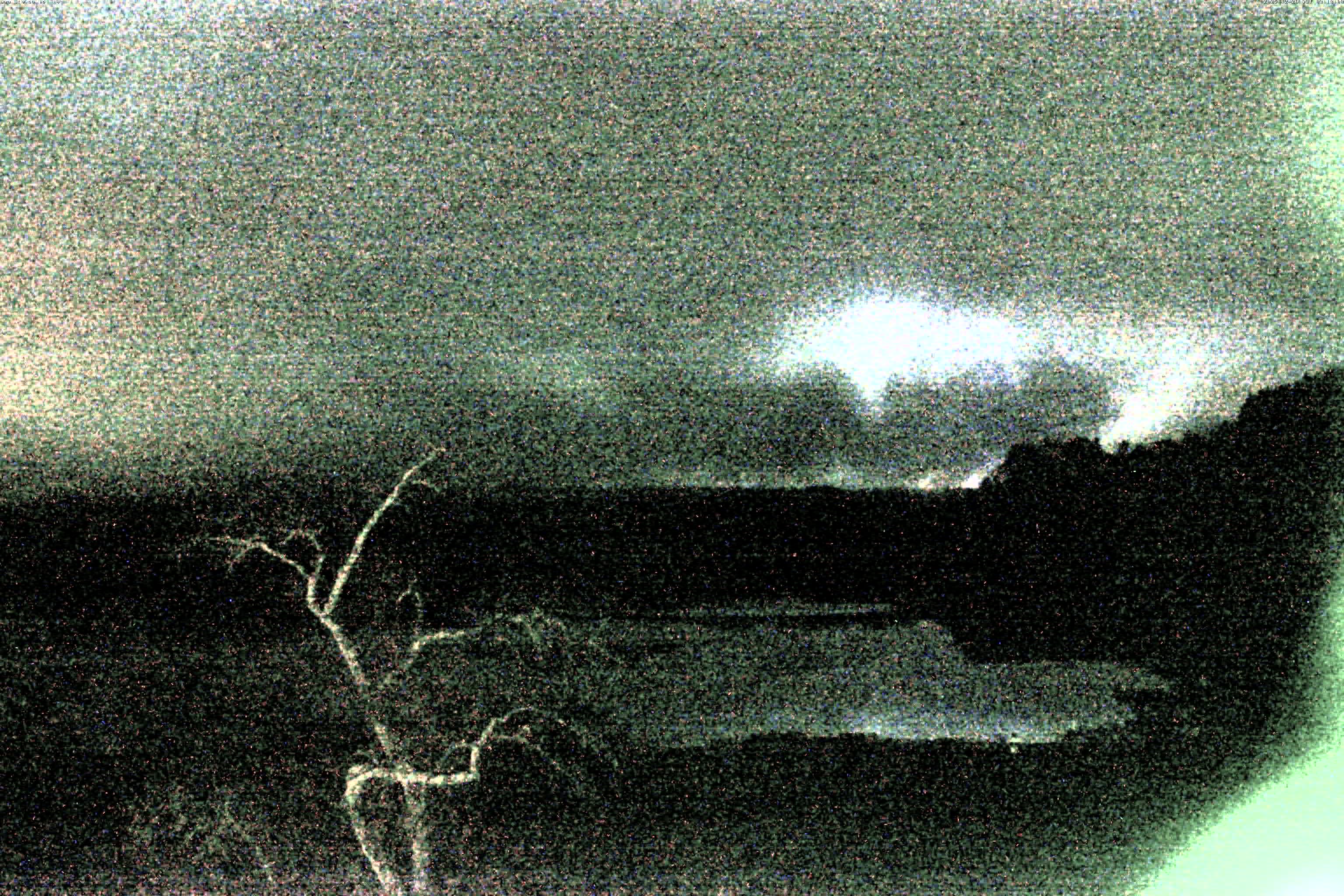 精進湖ライブカメラ