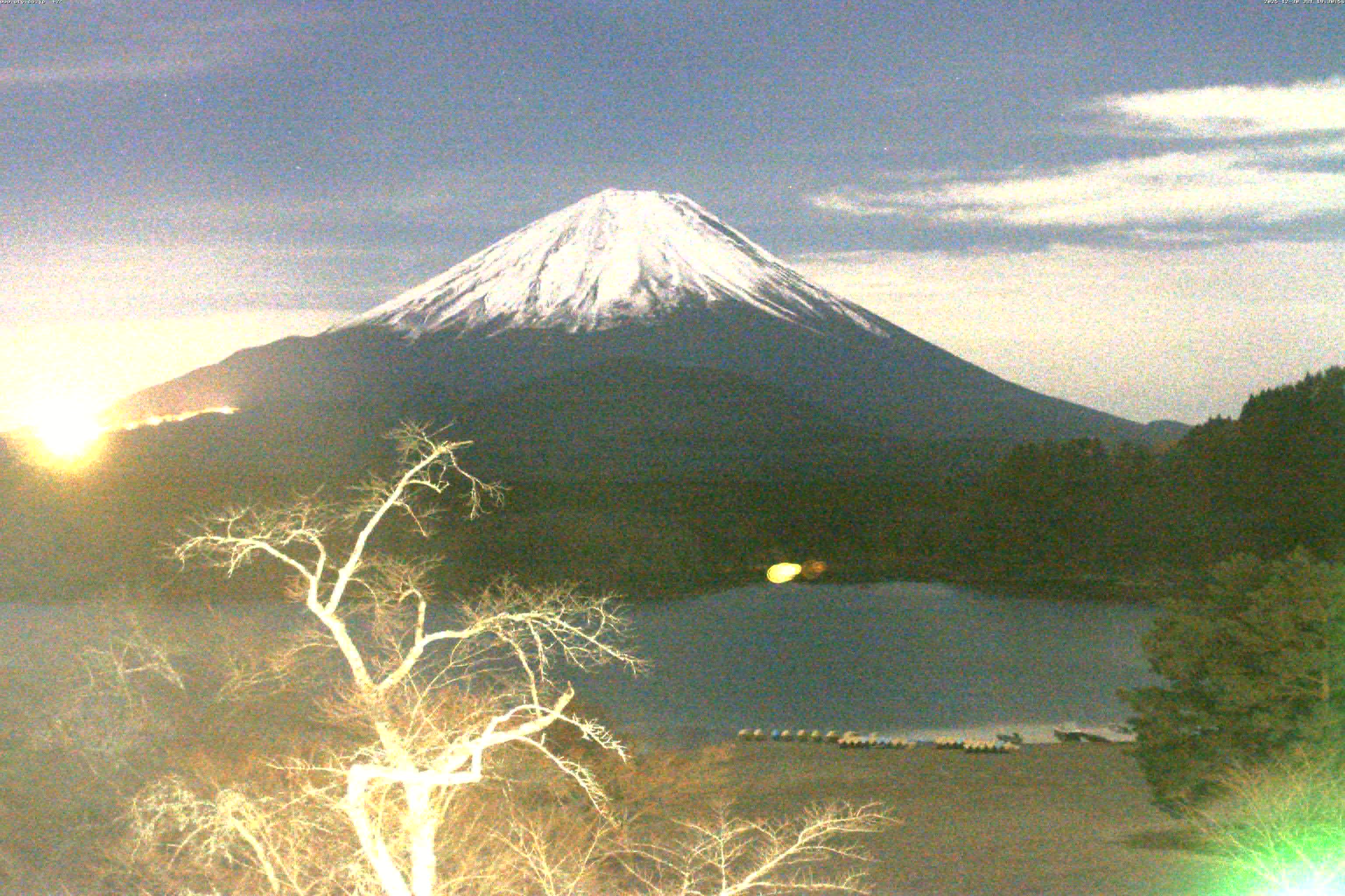 精進湖ライブカメラ