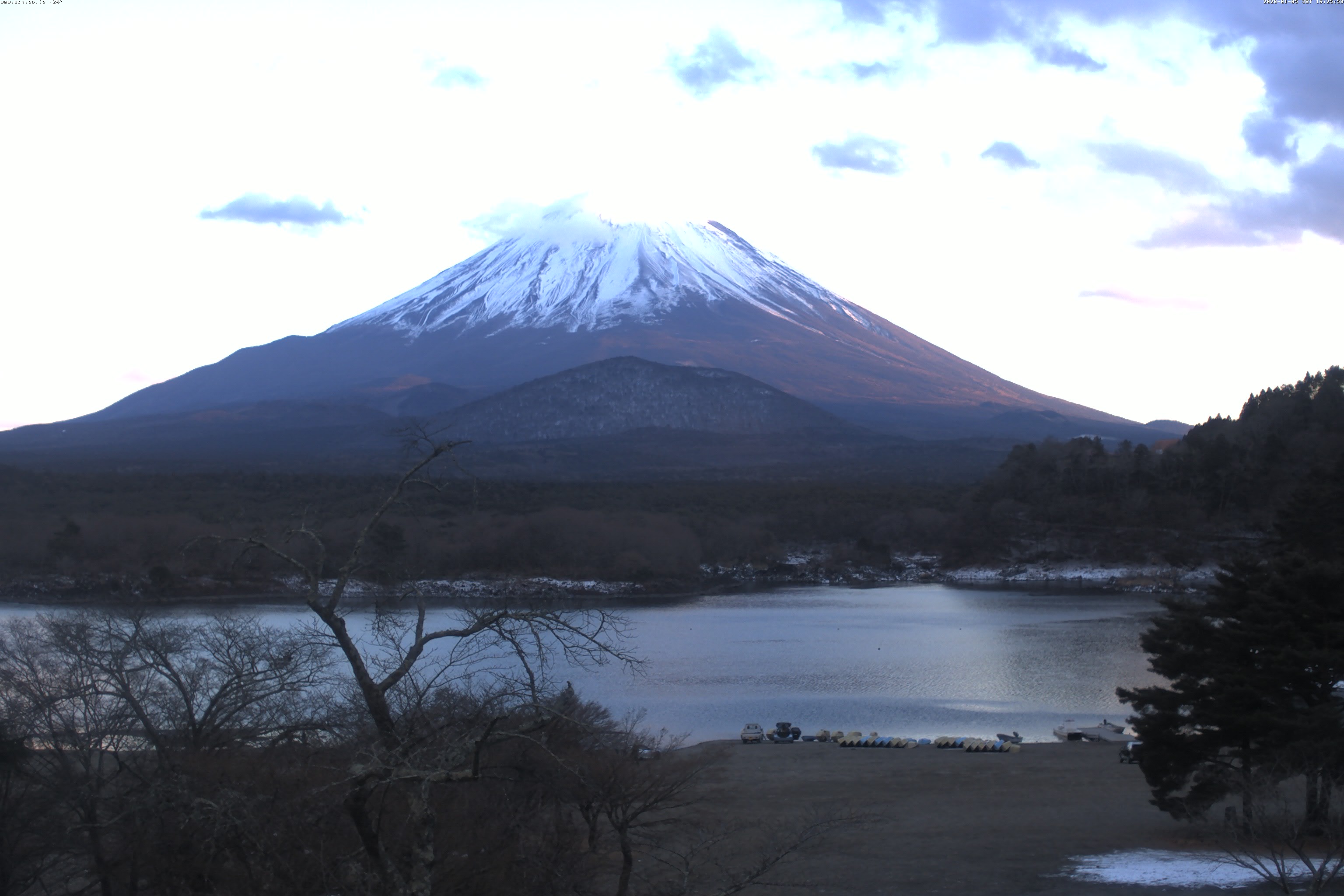 精進湖ライブカメラ