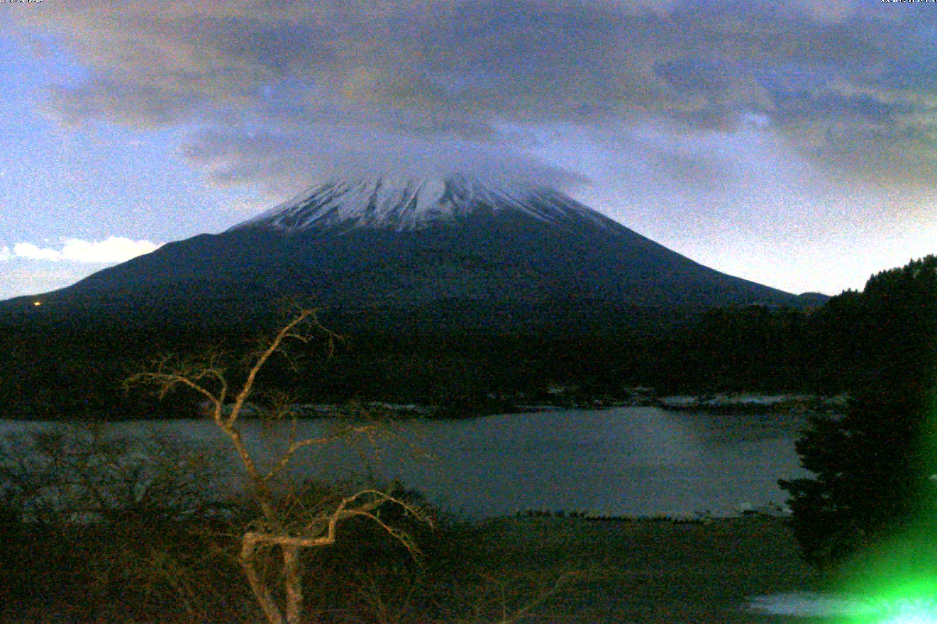 精進湖ライブカメラ