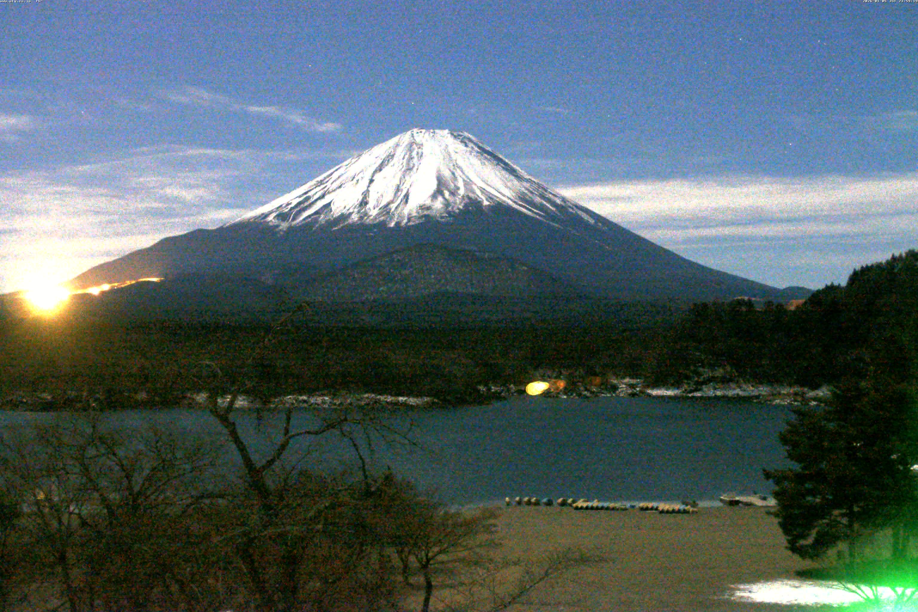 精進湖ライブカメラ