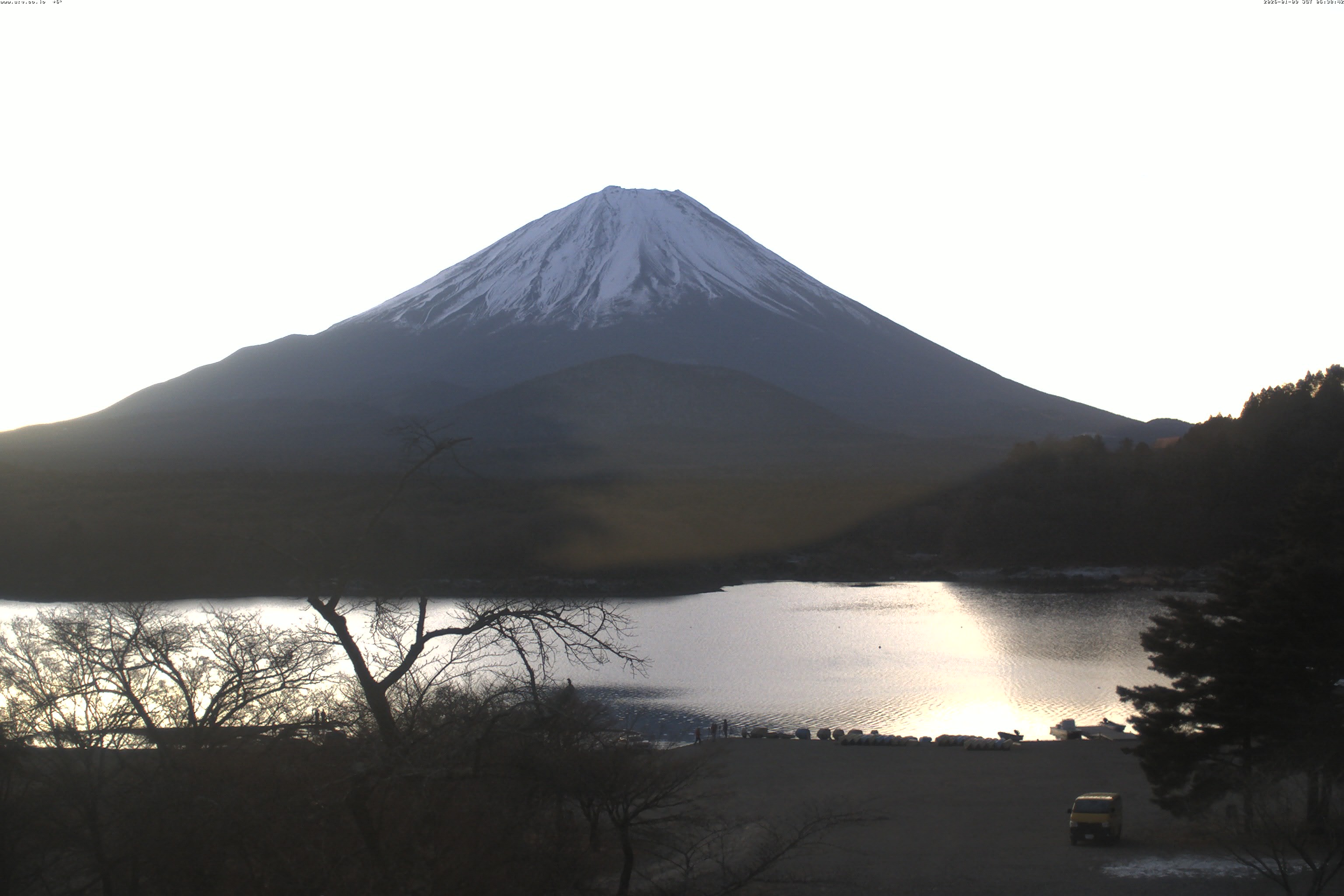 精進湖ライブカメラ