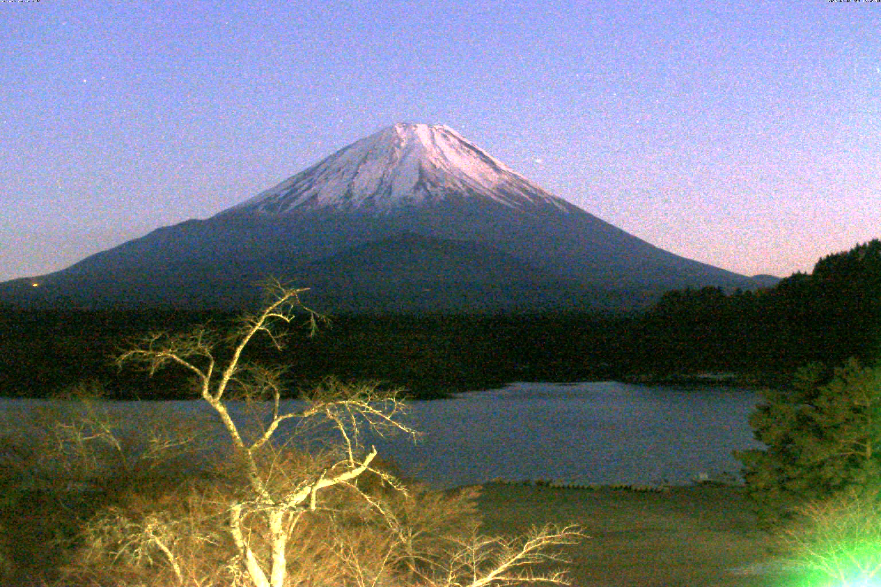 精進湖ライブカメラ