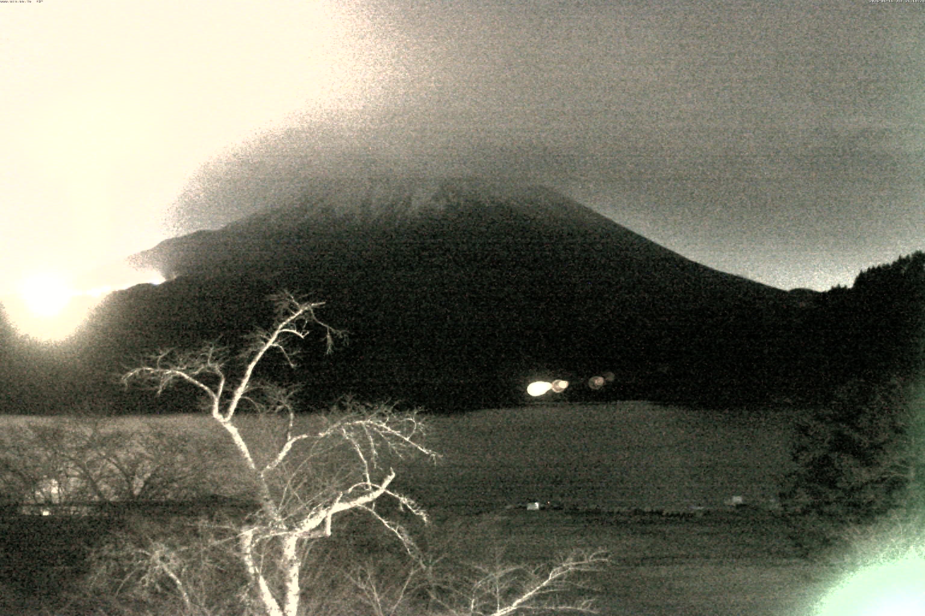 精進湖ライブカメラ