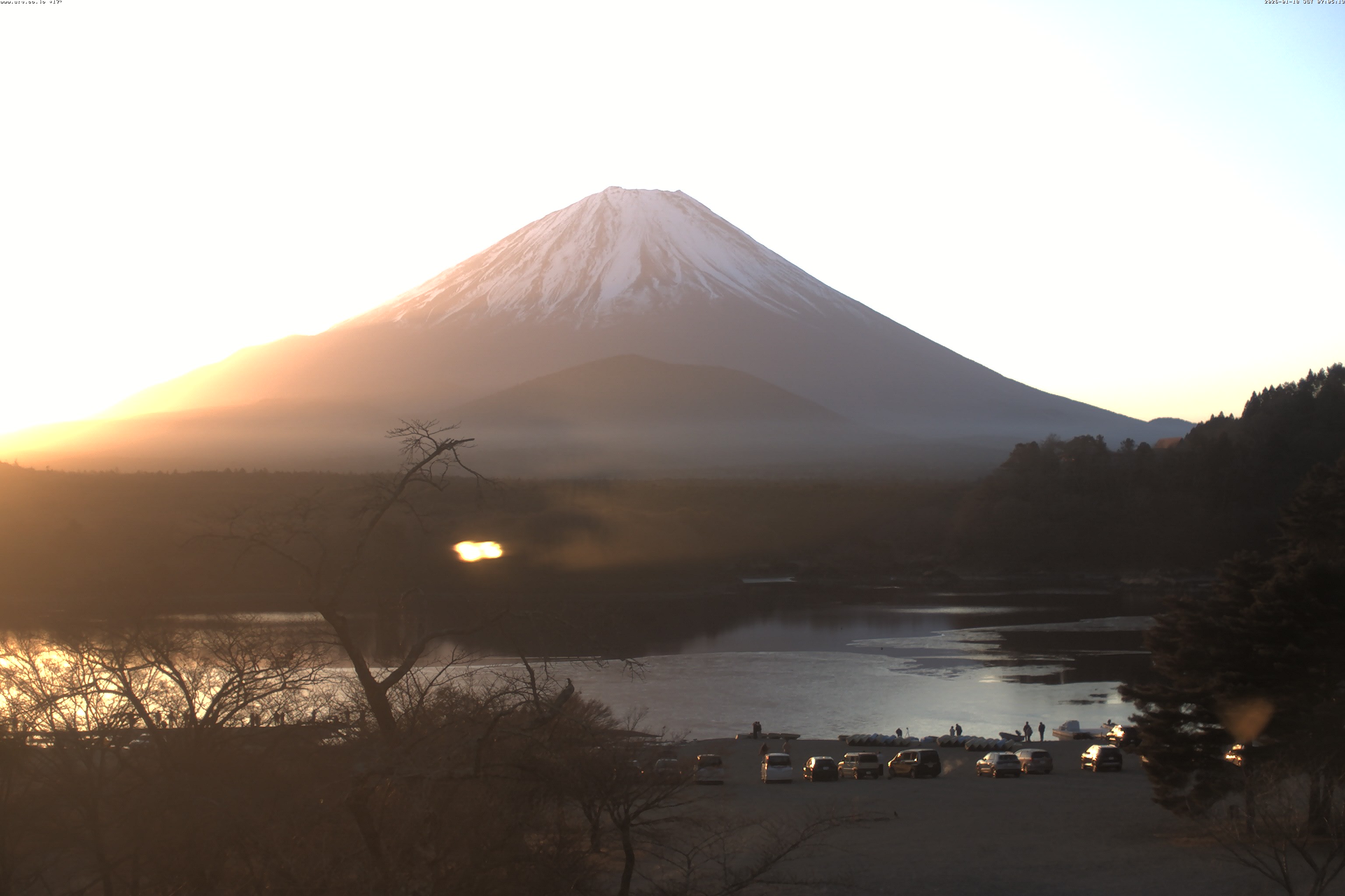 精進湖ライブカメラ