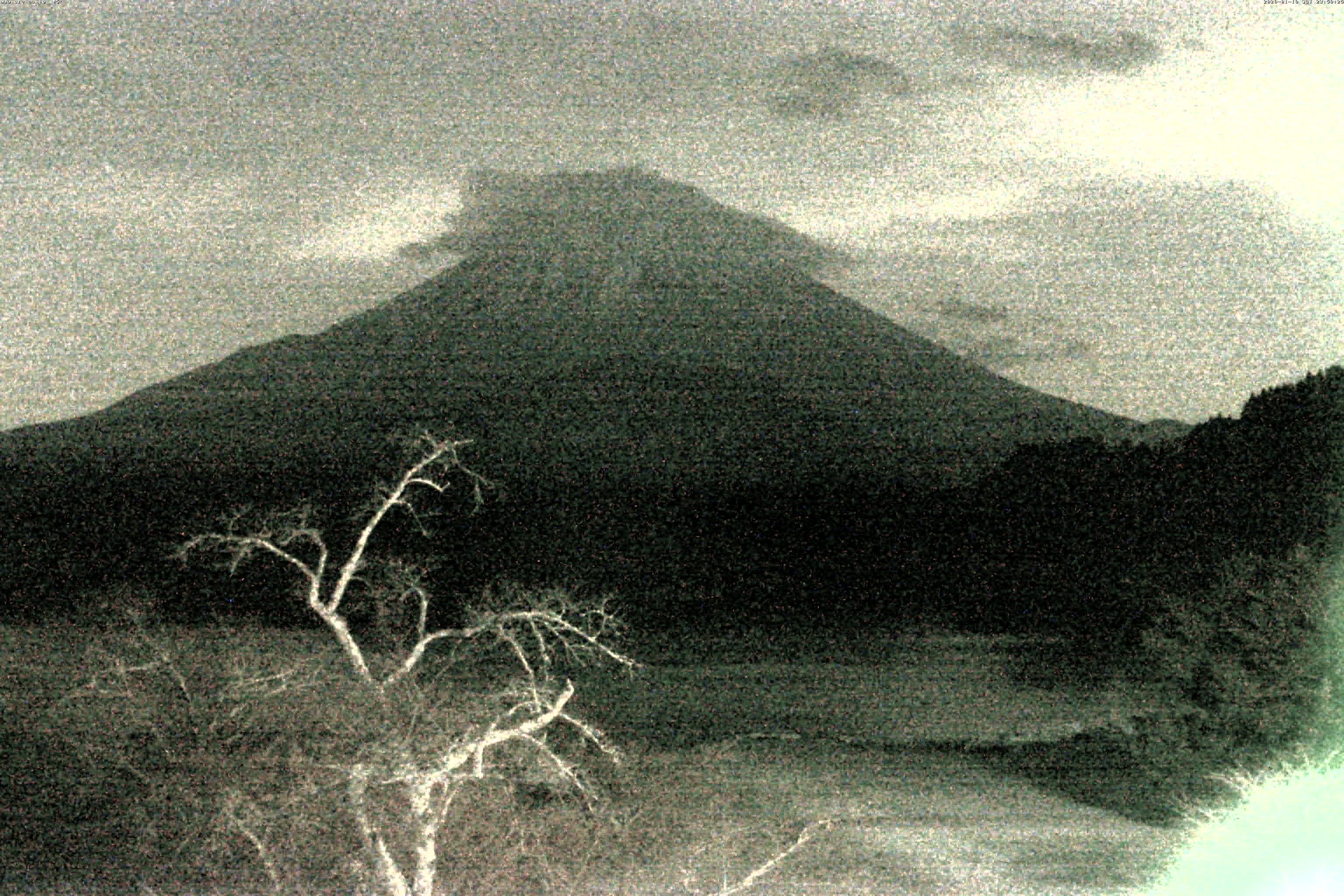 精進湖ライブカメラ