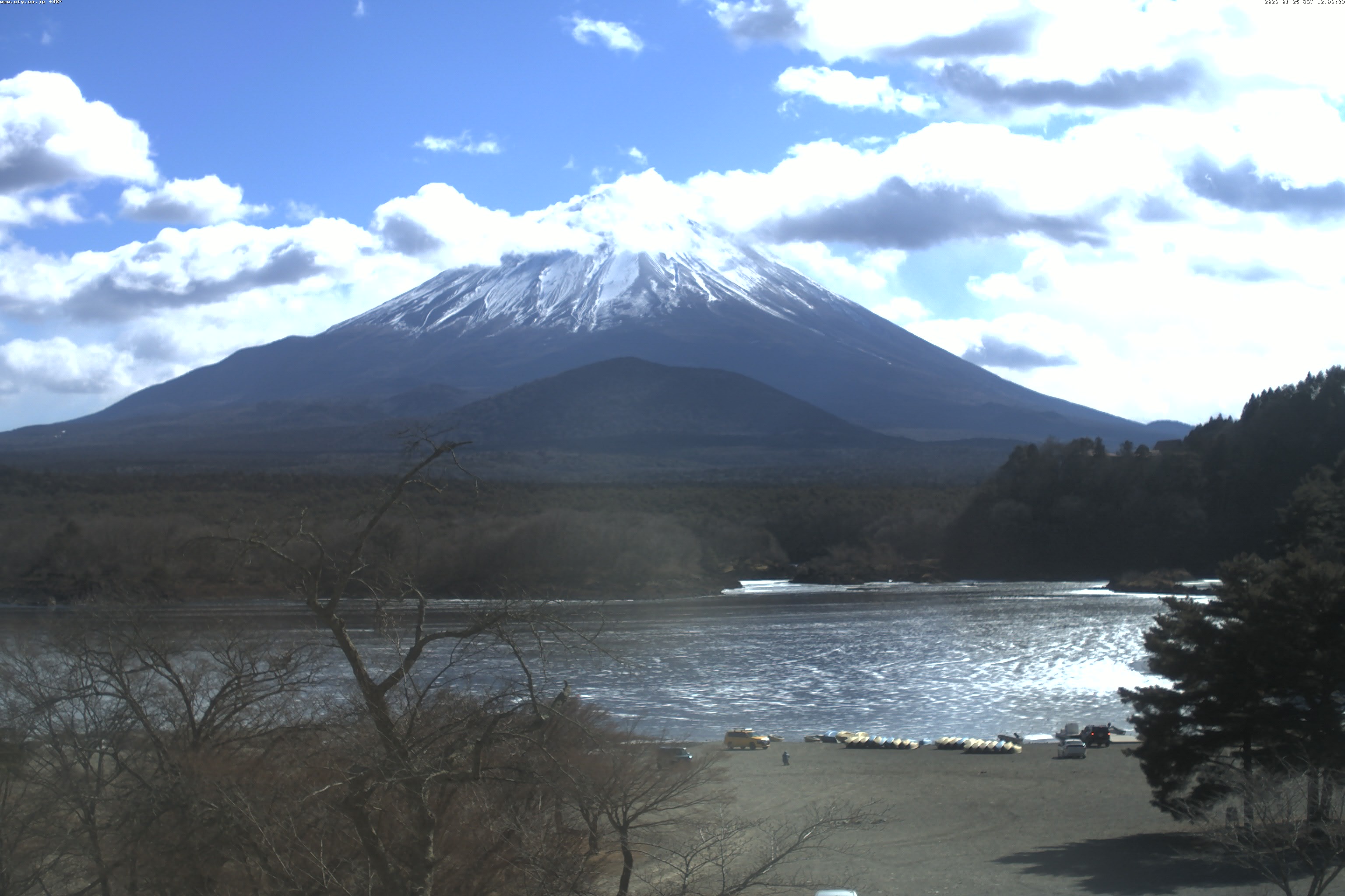 精進湖ライブカメラ
