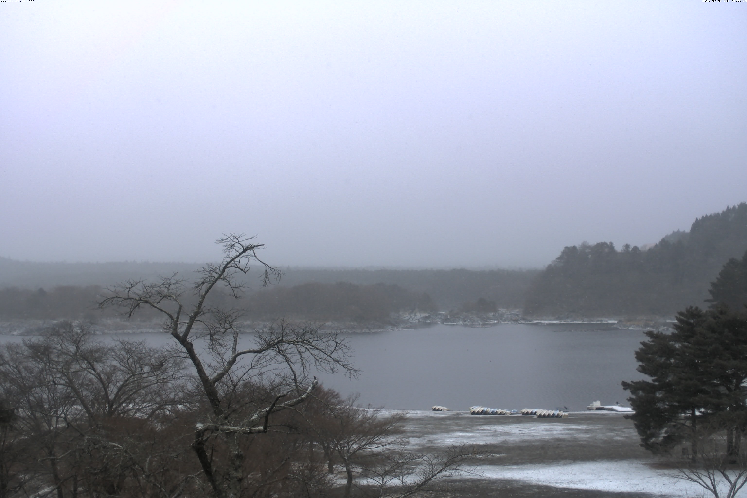 精進湖ライブカメラ