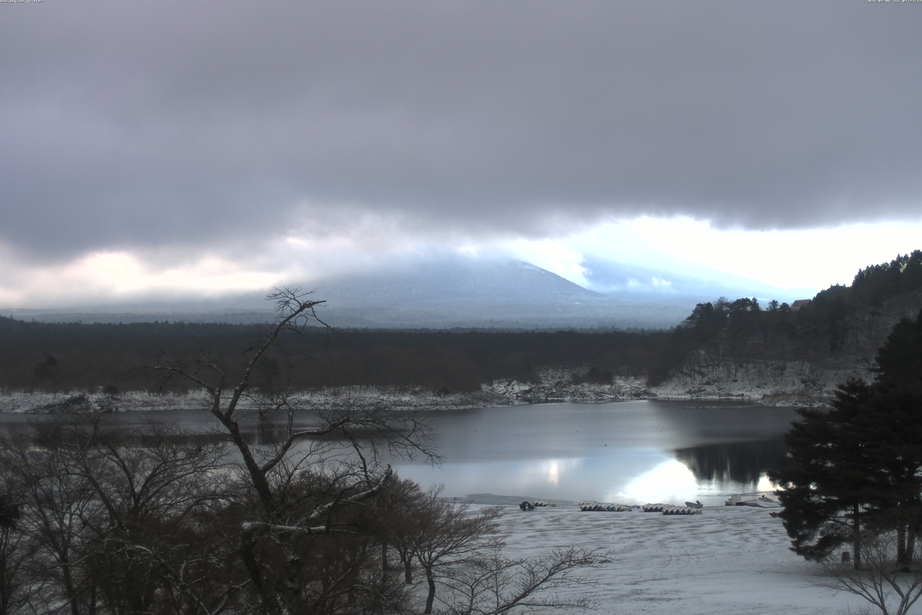 精進湖ライブカメラ