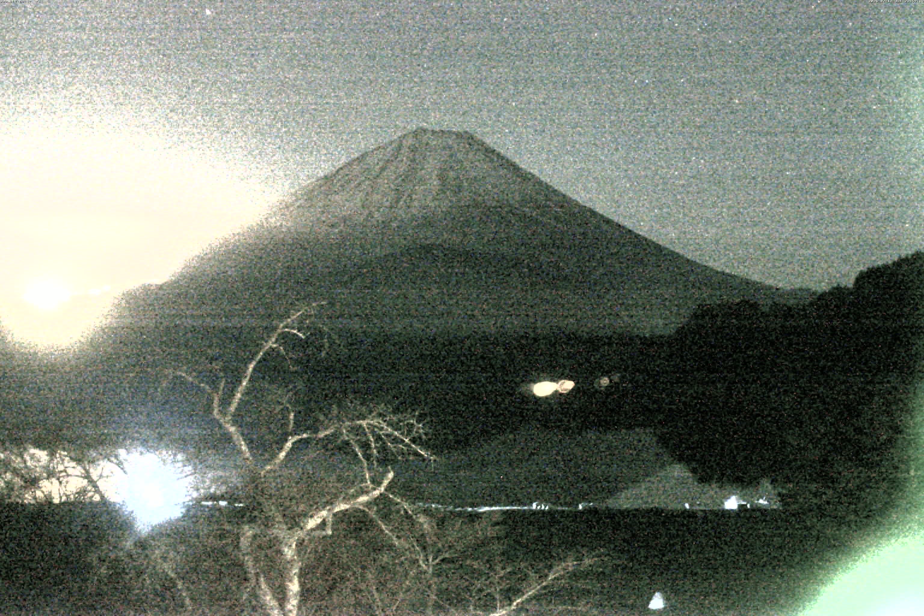 精進湖ライブカメラ