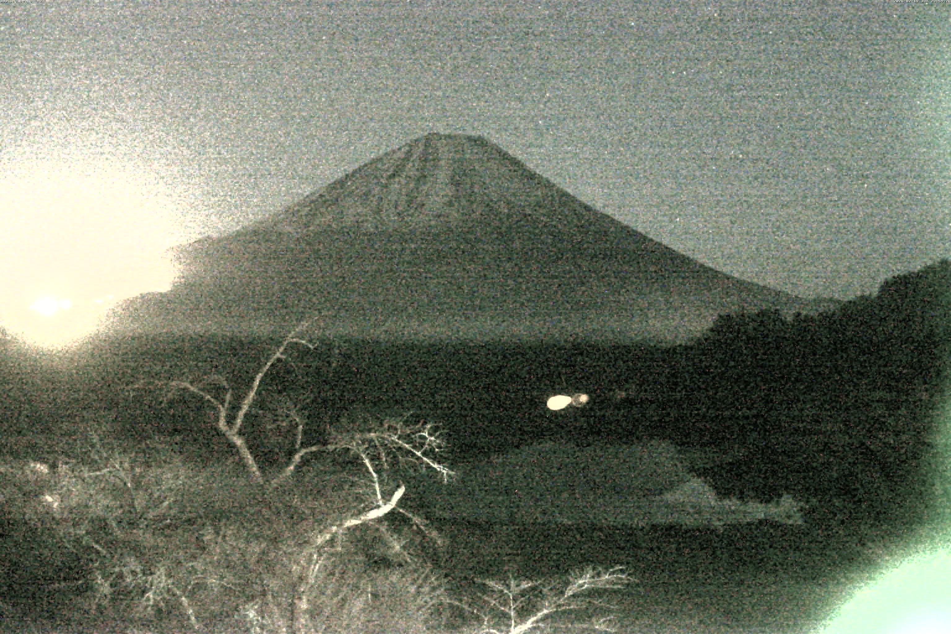 精進湖ライブカメラ