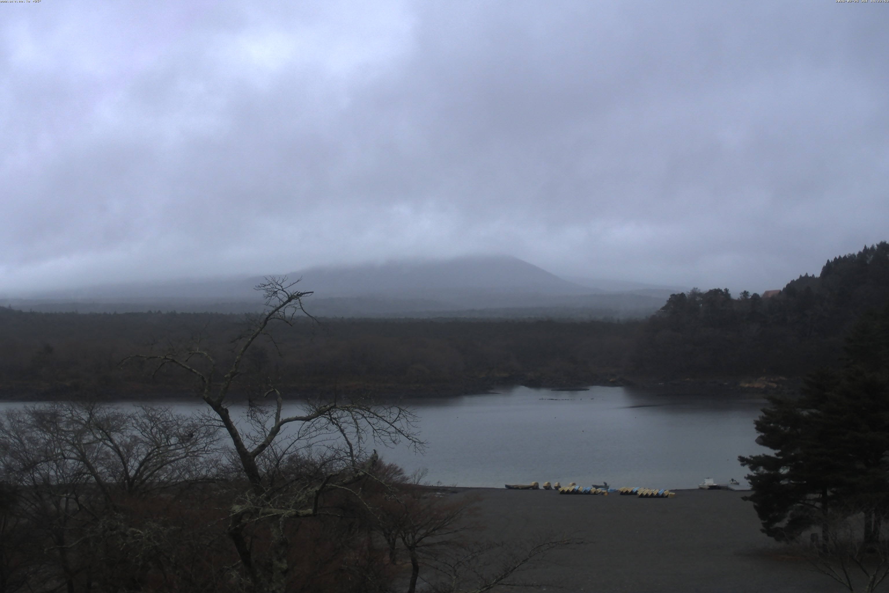 精進湖ライブカメラ