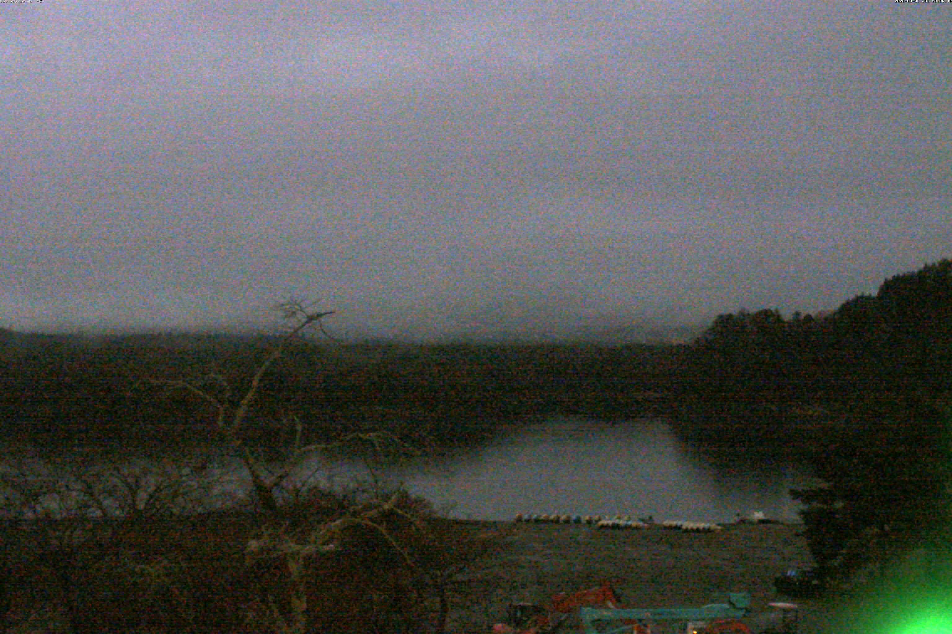 精進湖ライブカメラ