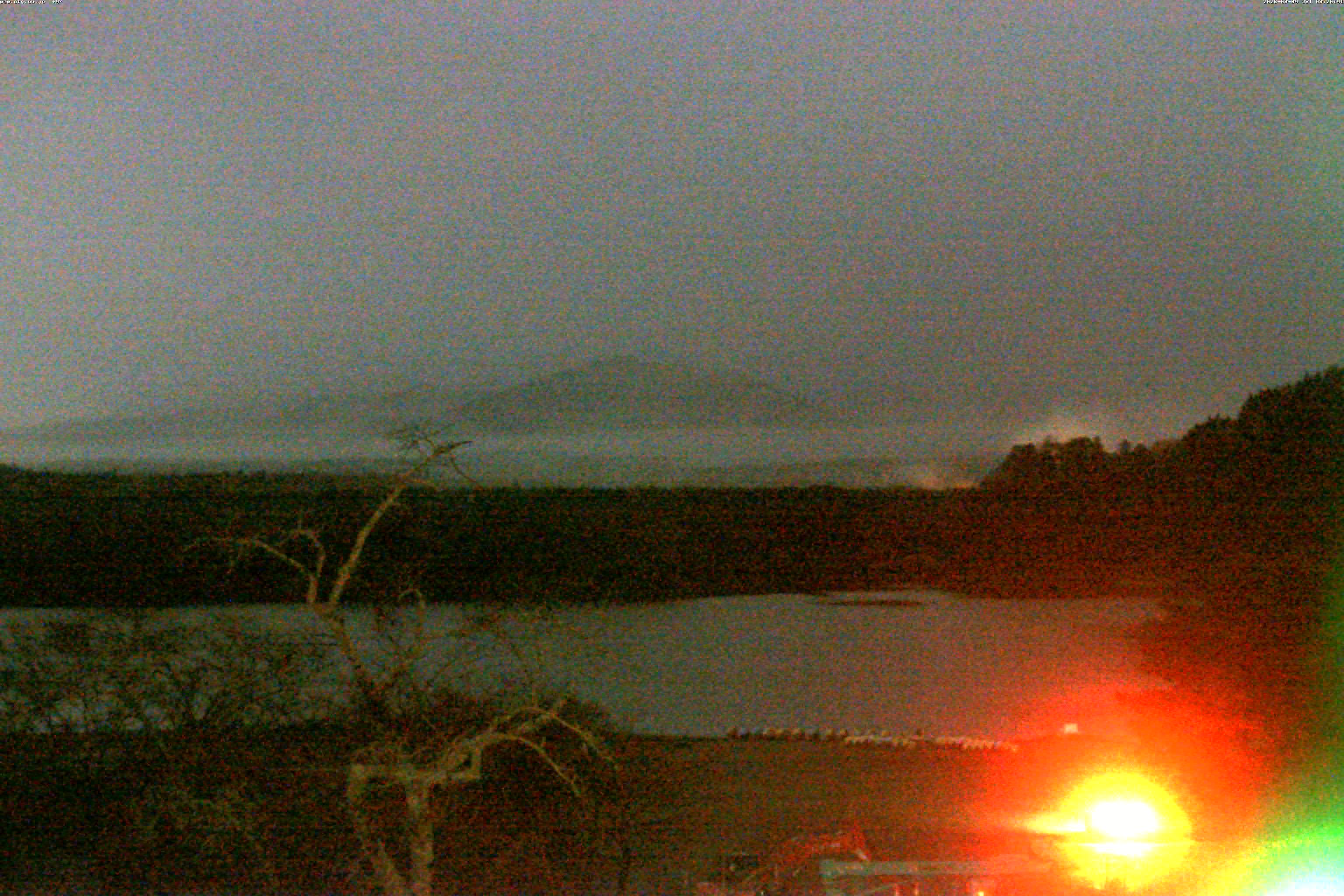 精進湖ライブカメラ