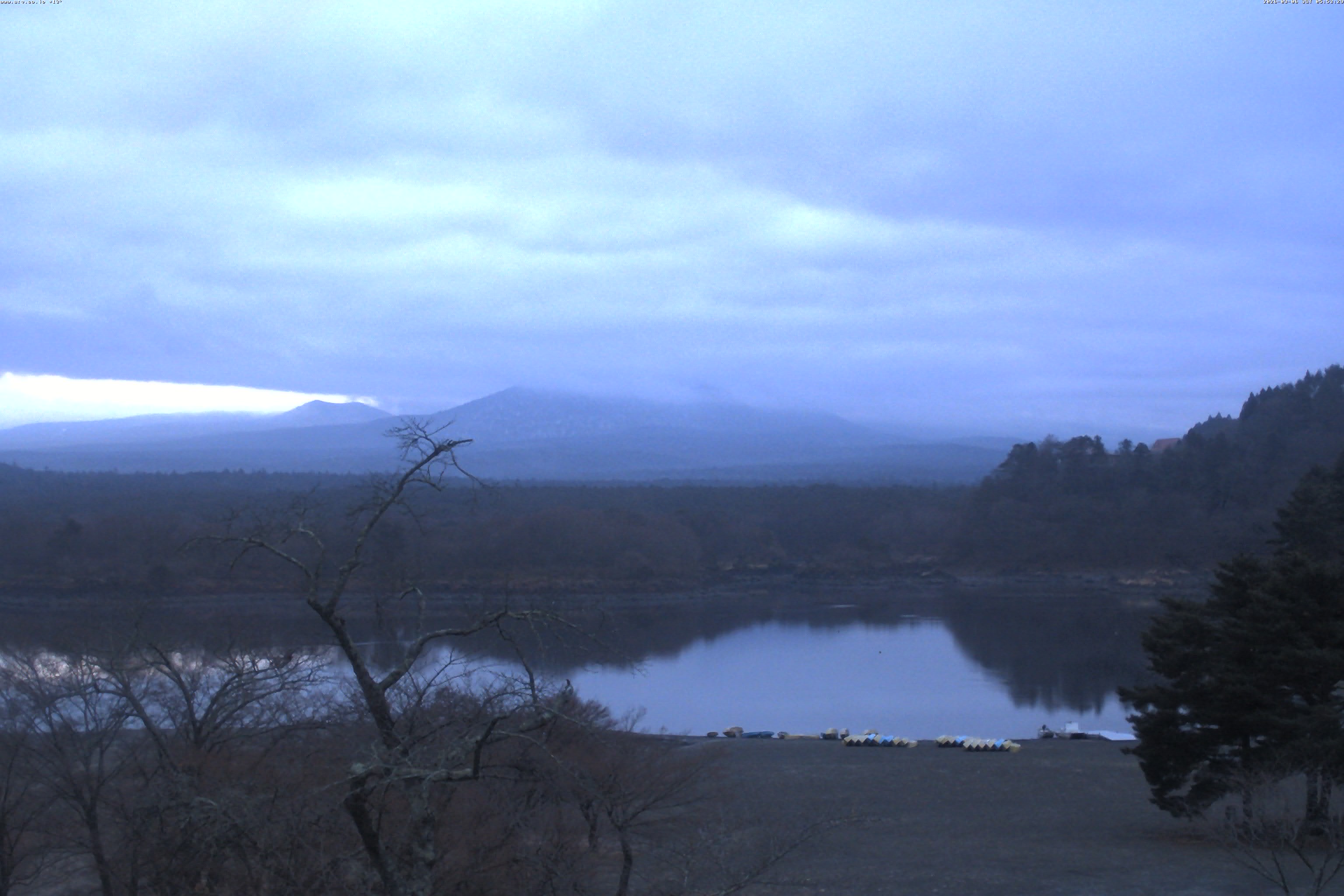 精進湖ライブカメラ