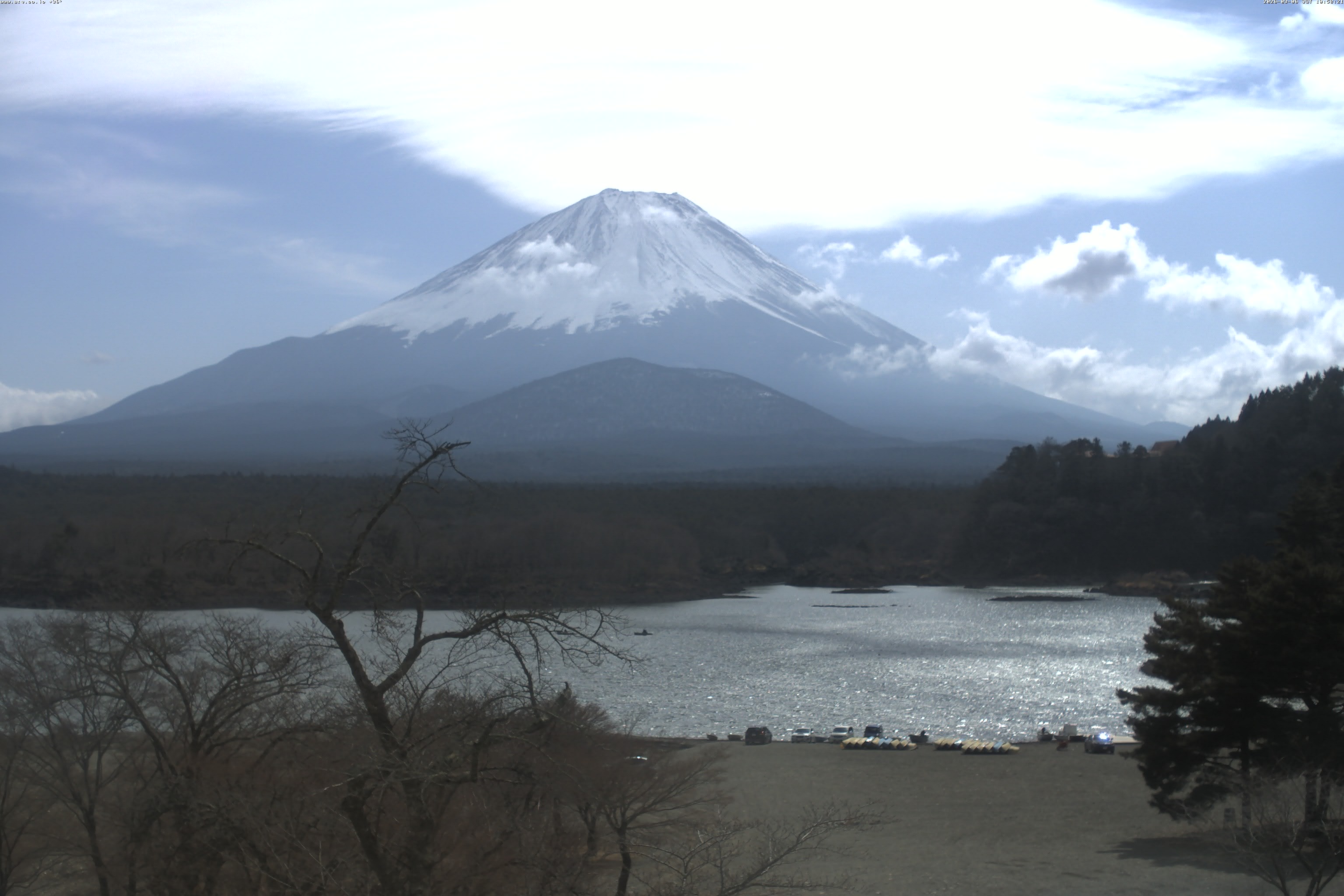 精進湖ライブカメラ