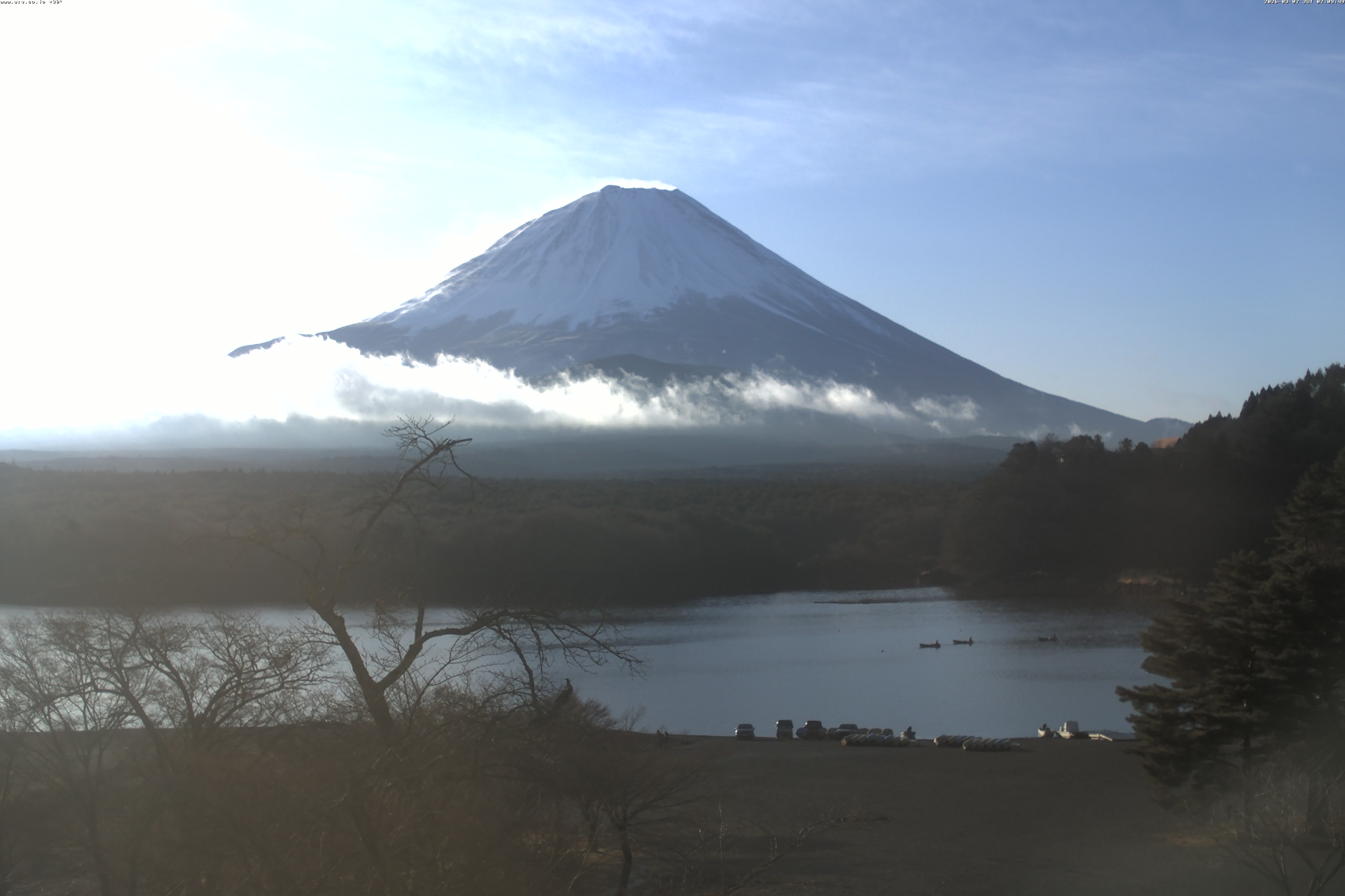 精進湖ライブカメラ