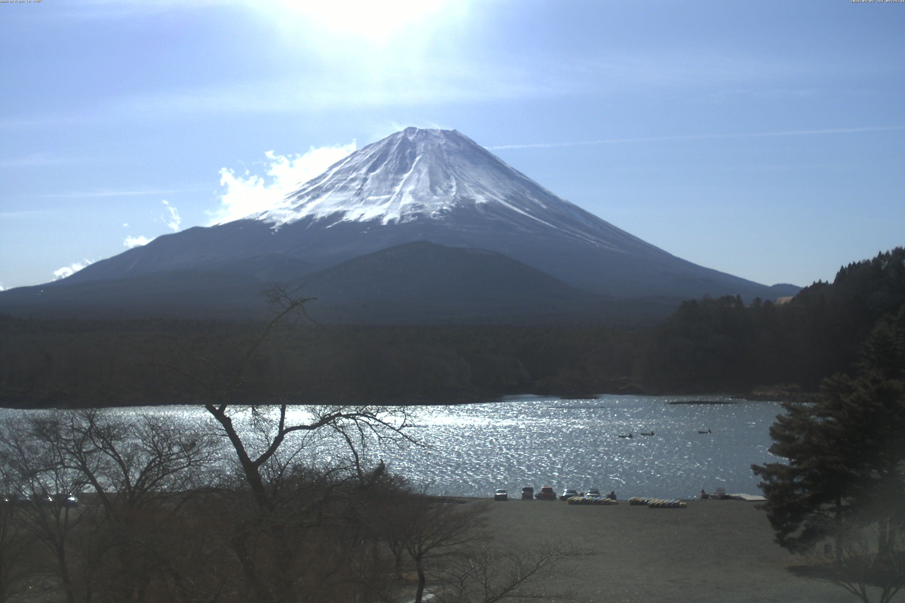 精進湖ライブカメラ