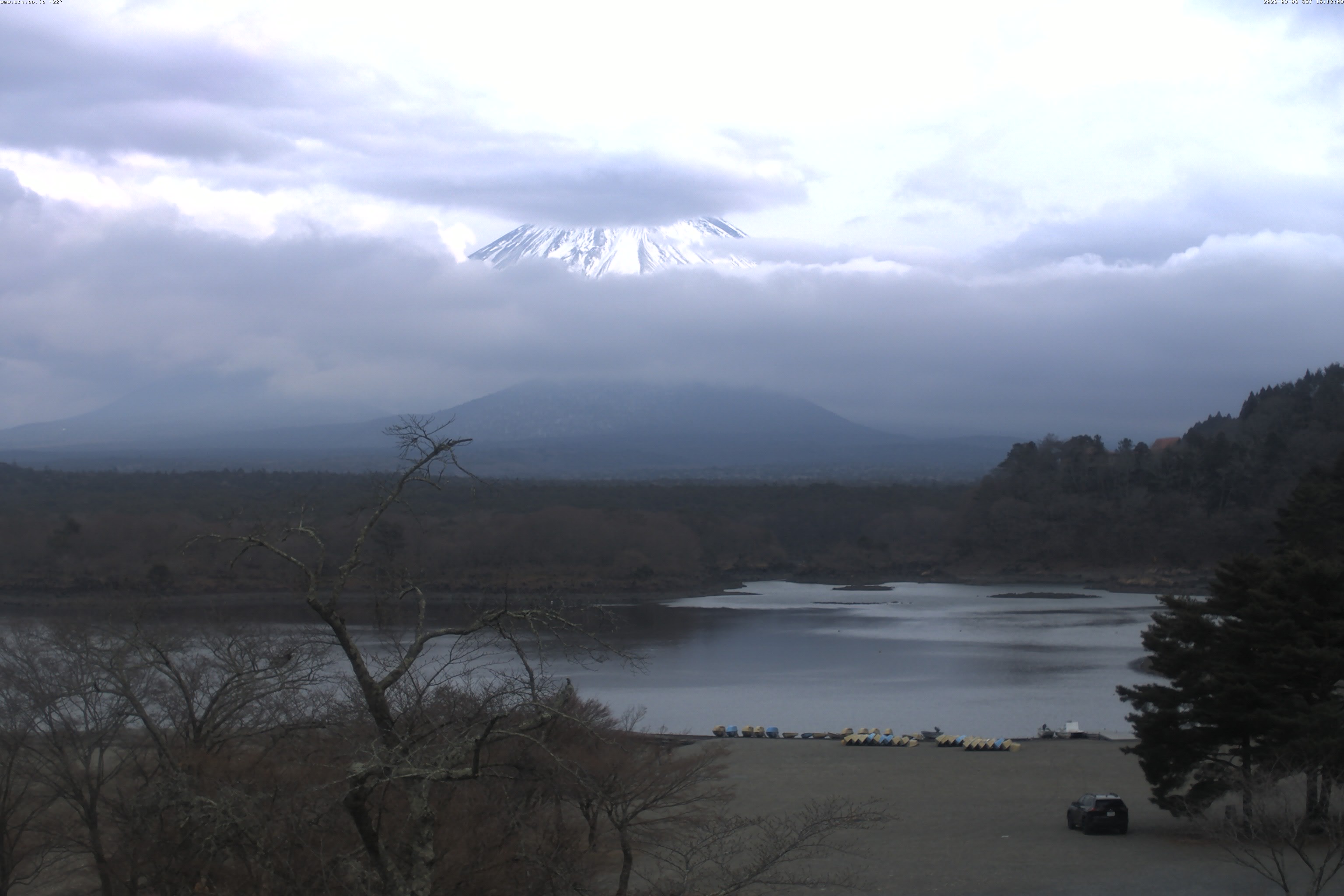 精進湖ライブカメラ