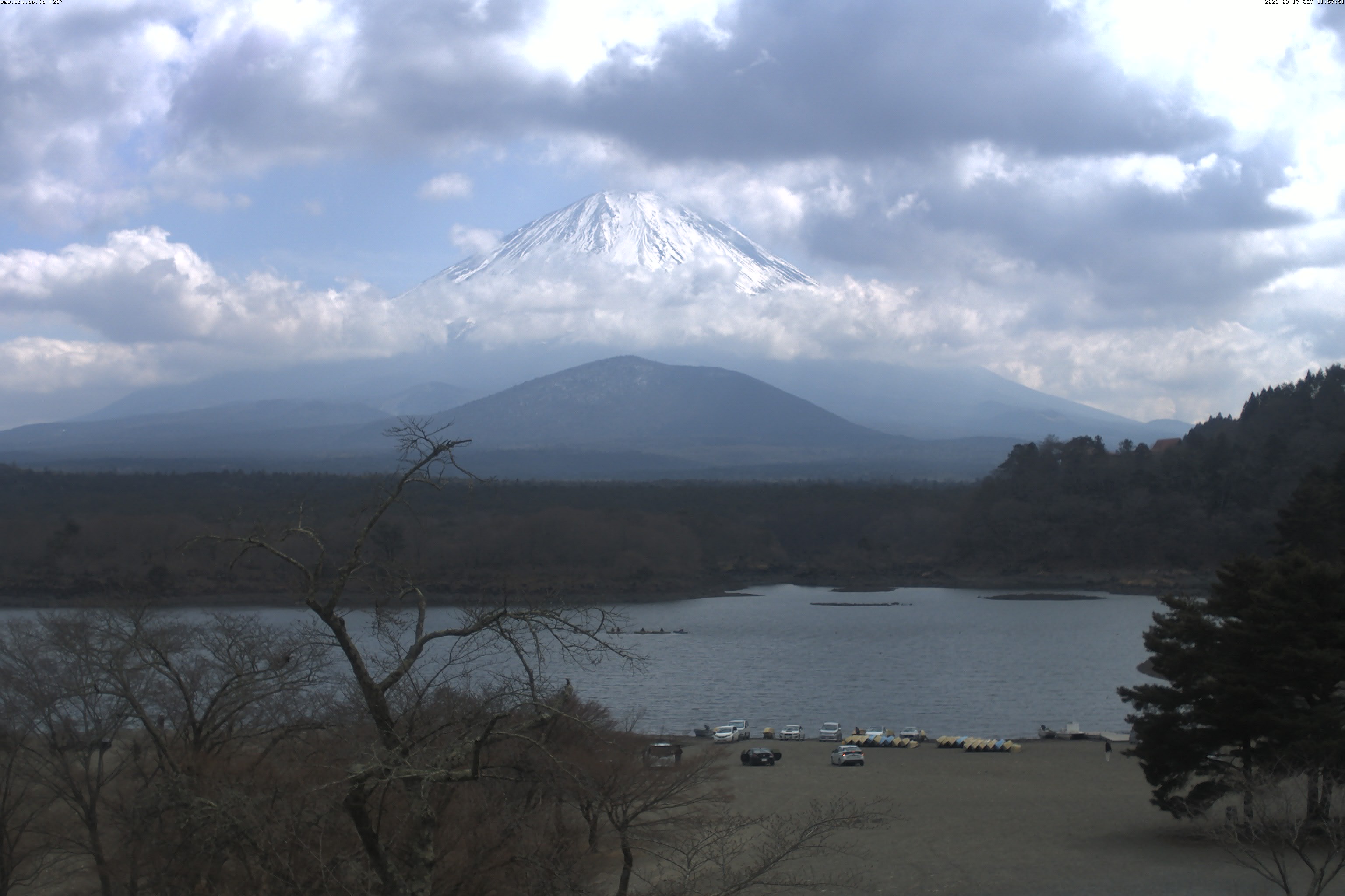 精進湖ライブカメラ