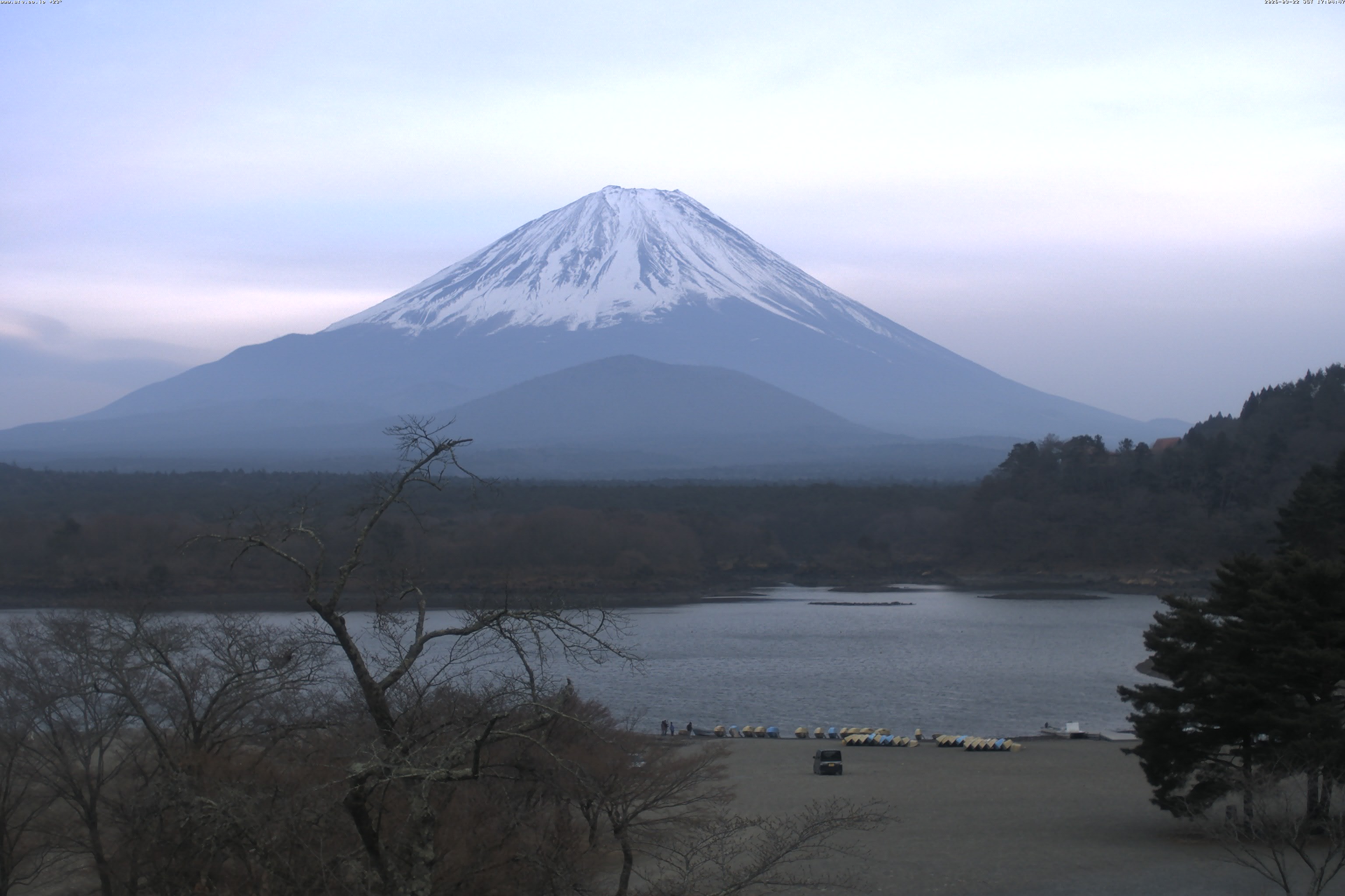 精進湖ライブカメラ