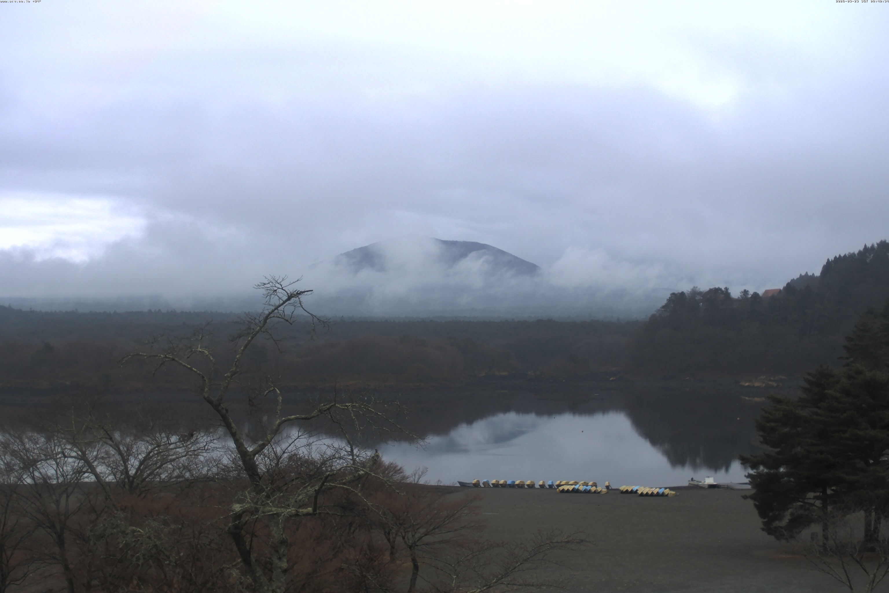 精進湖ライブカメラ